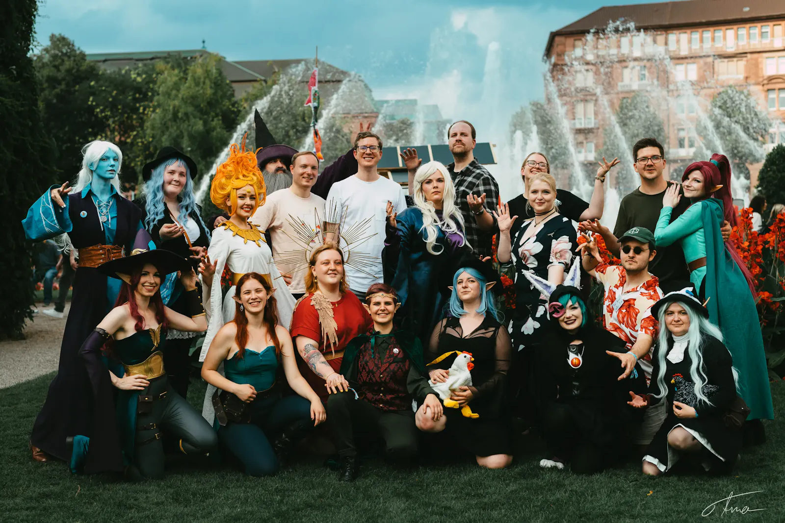 Gruppenbild der Dice Actors mit den Cosplayenden auf der AnimagiC 2024