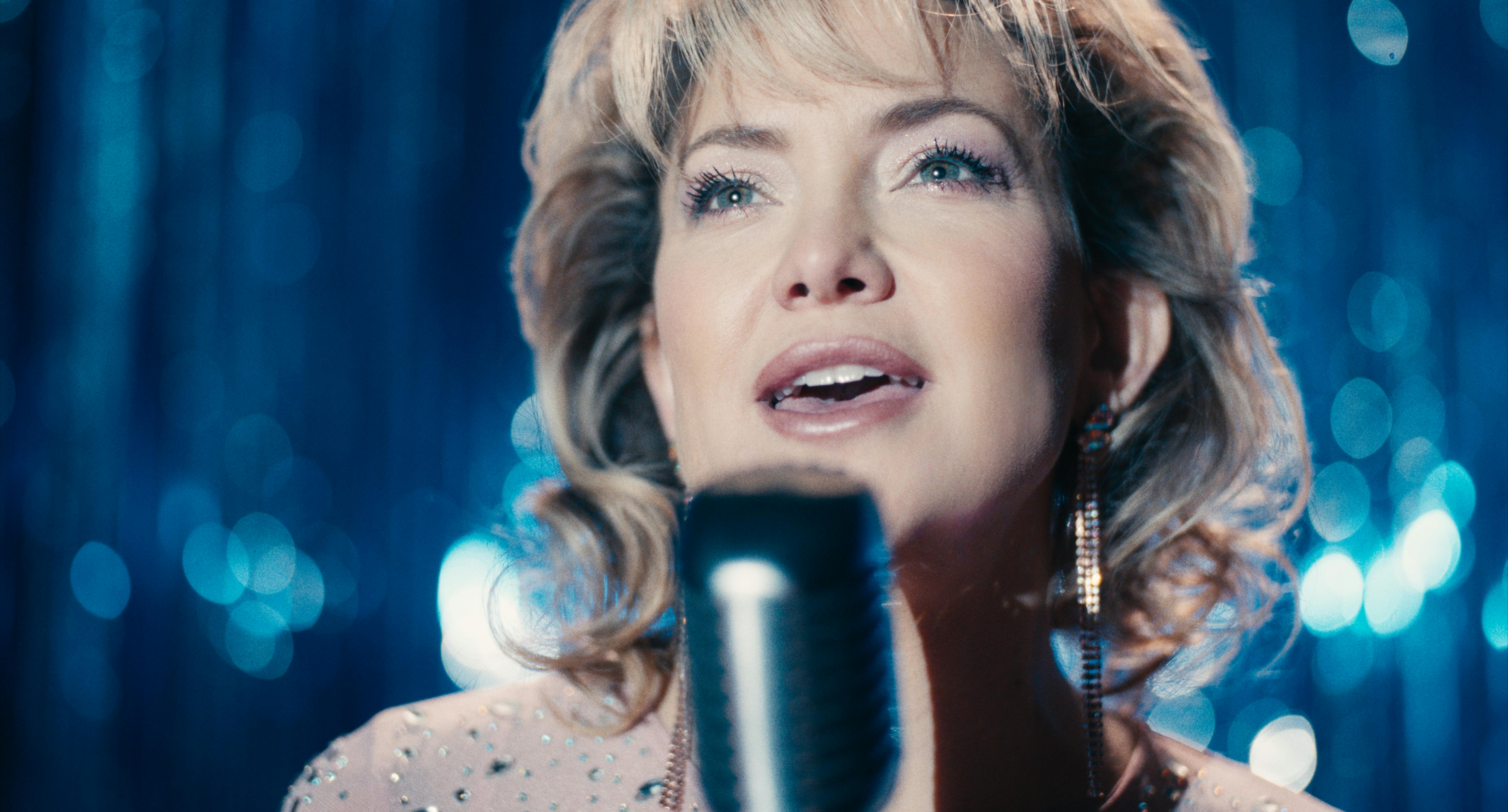 Gestählt:  Kate Hudson in SONG SUNG BLUE // Courtesy of Focus Features © 2025 All Rights Reserved.