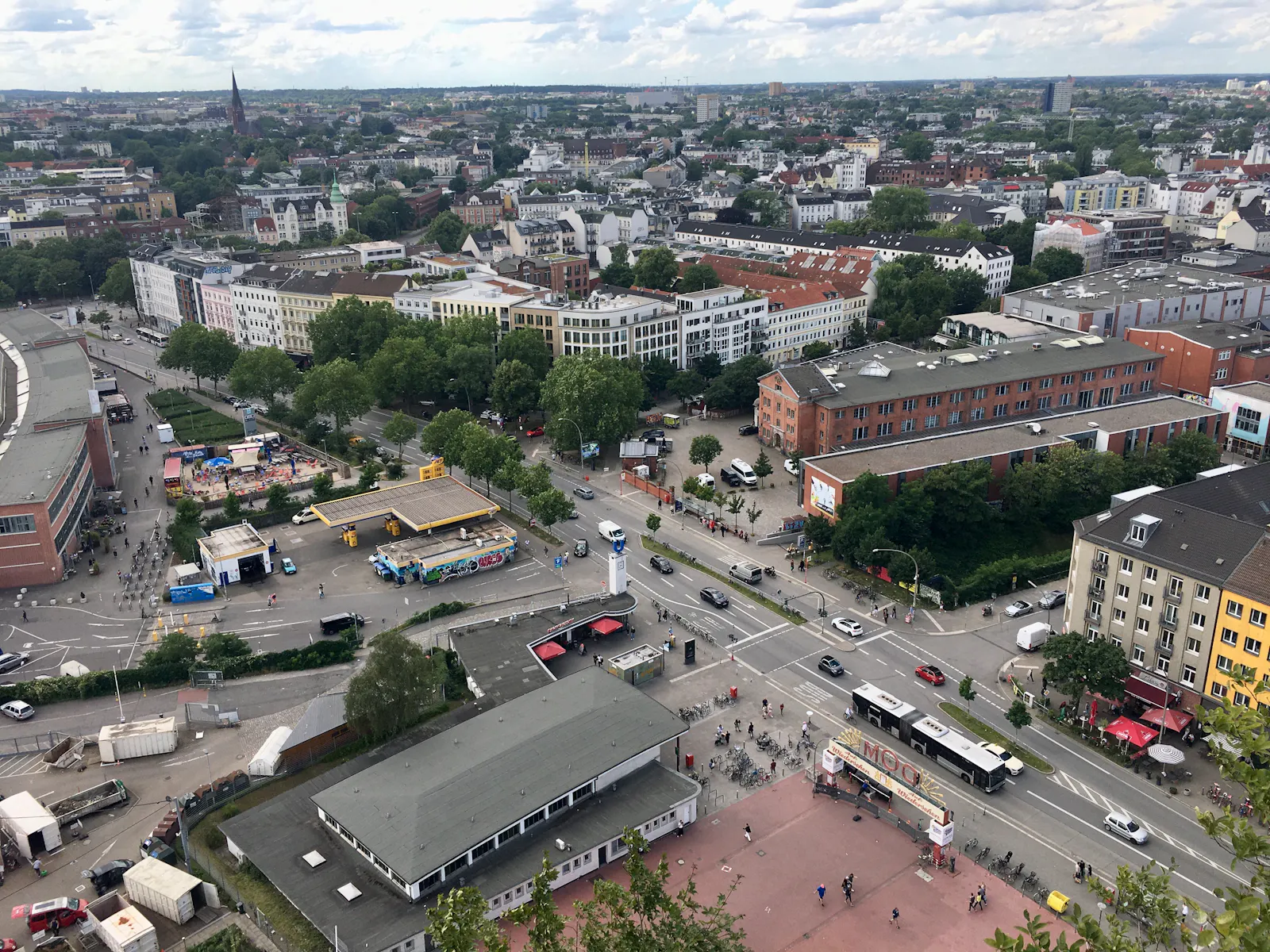 Blick von oben auf die Feldstraße und das Schanzenviertel