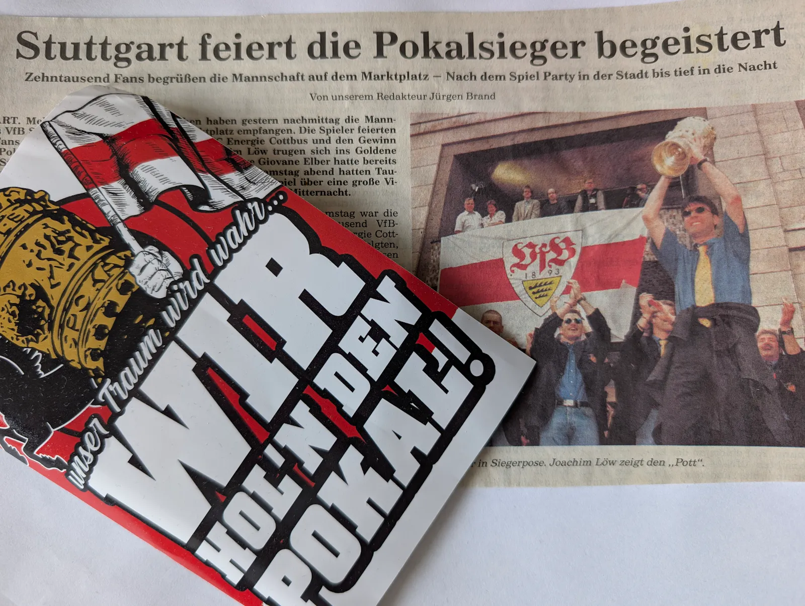 Artikel aus der Stuttgarter Zeitung vom 16. Juni 1997 - und ein Sticker von heute. Foto: Jürgen Brand