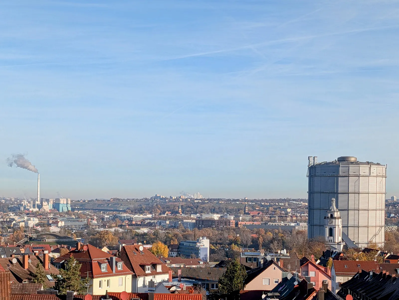 Sonniger November – heute ist der Nebel da, aber die vergangenen Tage waren richtig zum Genießen in Stuttgart-Ost. Foto: Jürgen Brand