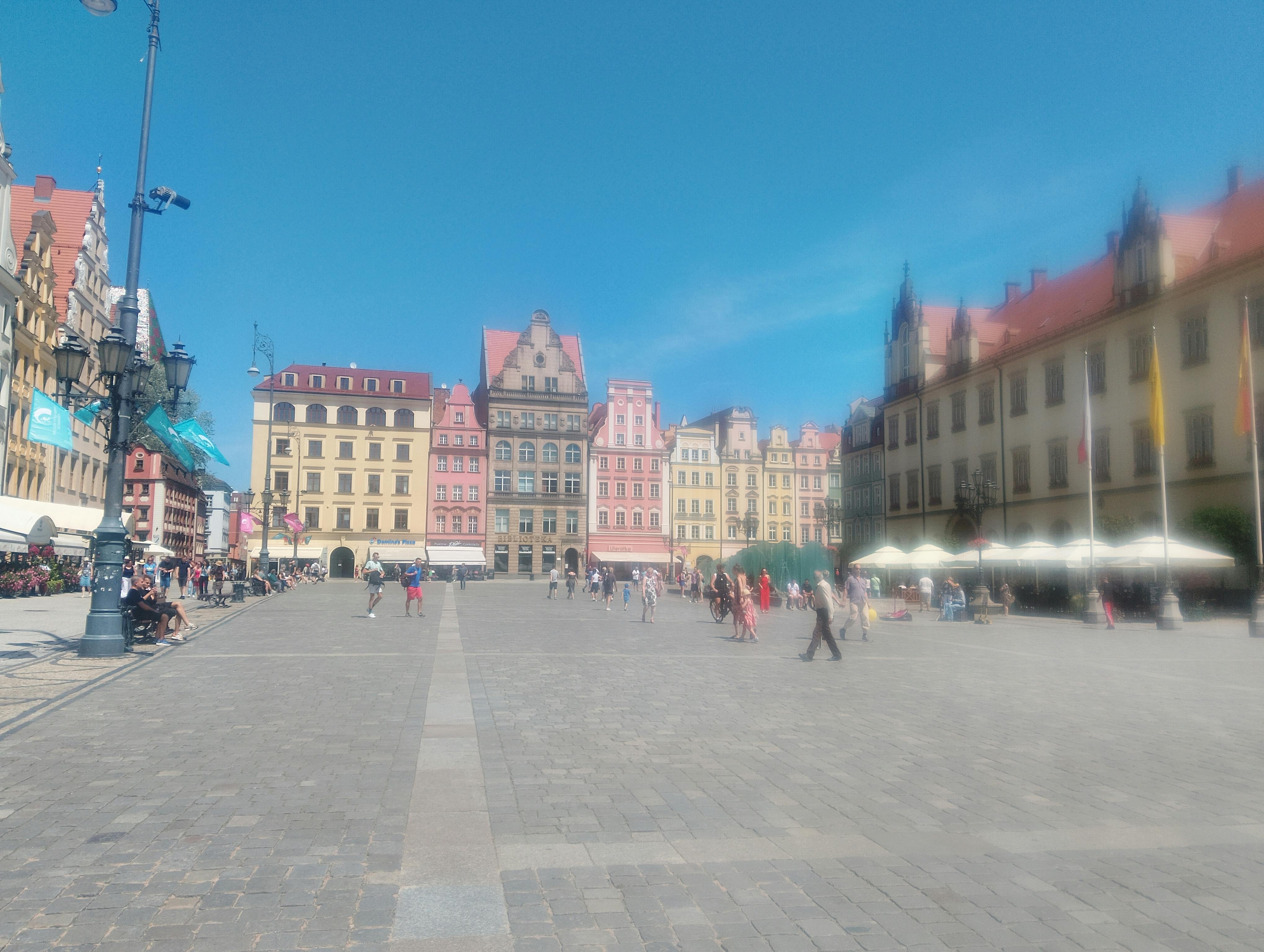 Innenstadt Breslaus. Was die hier zu suchen hat? Siehe PS // Foto: the little queer review / HMS