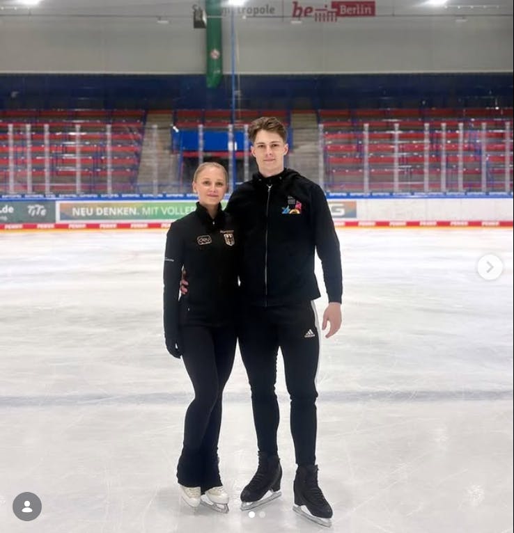 Julia Grabowski und Lukas Gneiding auf dem Eis