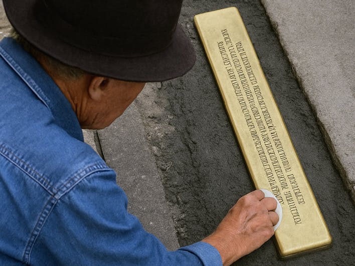 Die Stolperstein-Initiative Stuttgart-Ost bietet Menschen, die sich gerne ehrenamtlich engagieren, vielfältige Möglichkeiten. Foto: Stolperstein-Initiative