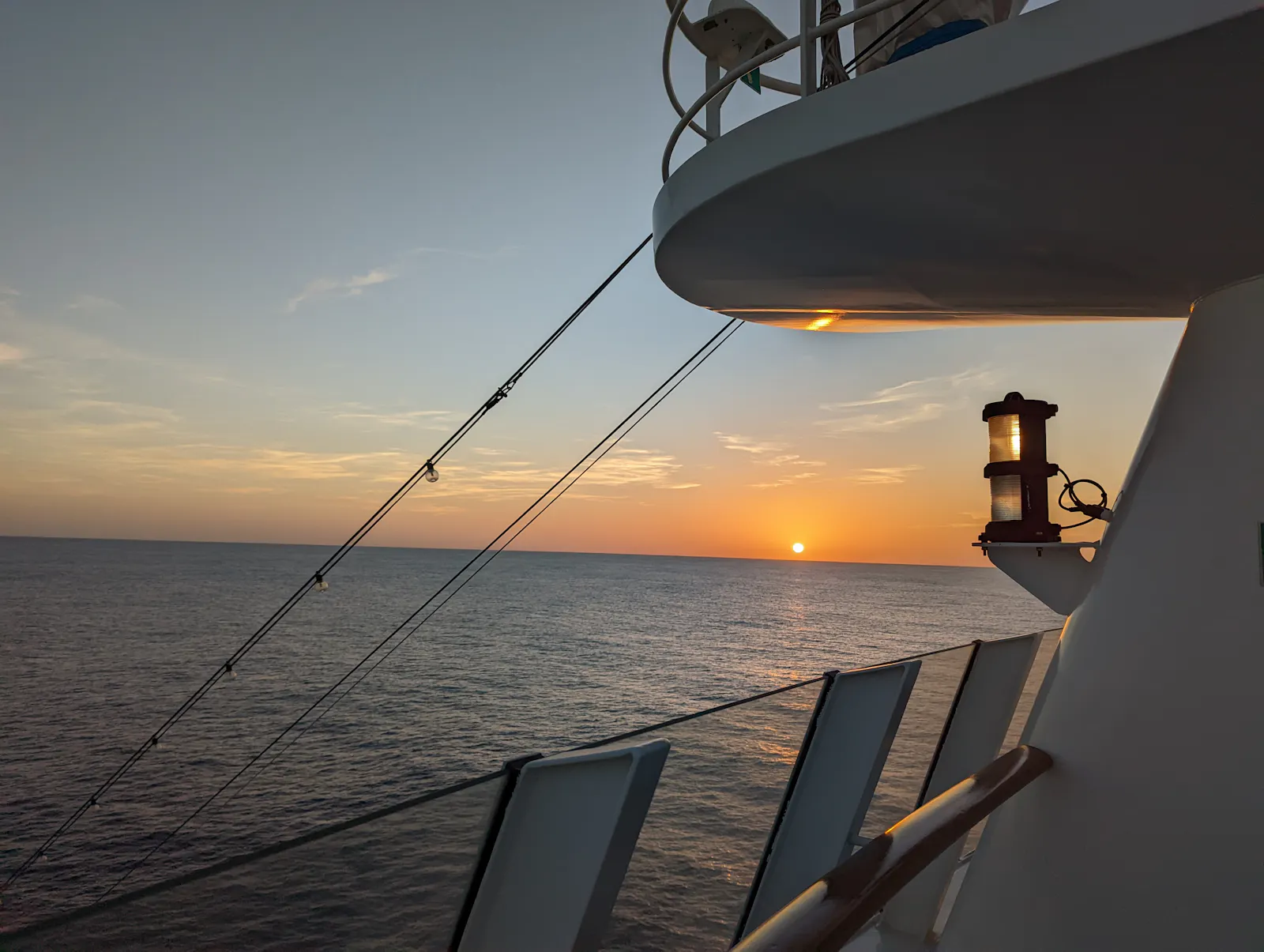 Sonnenaufgang über dem Meer. Foto: Jürgen Brand