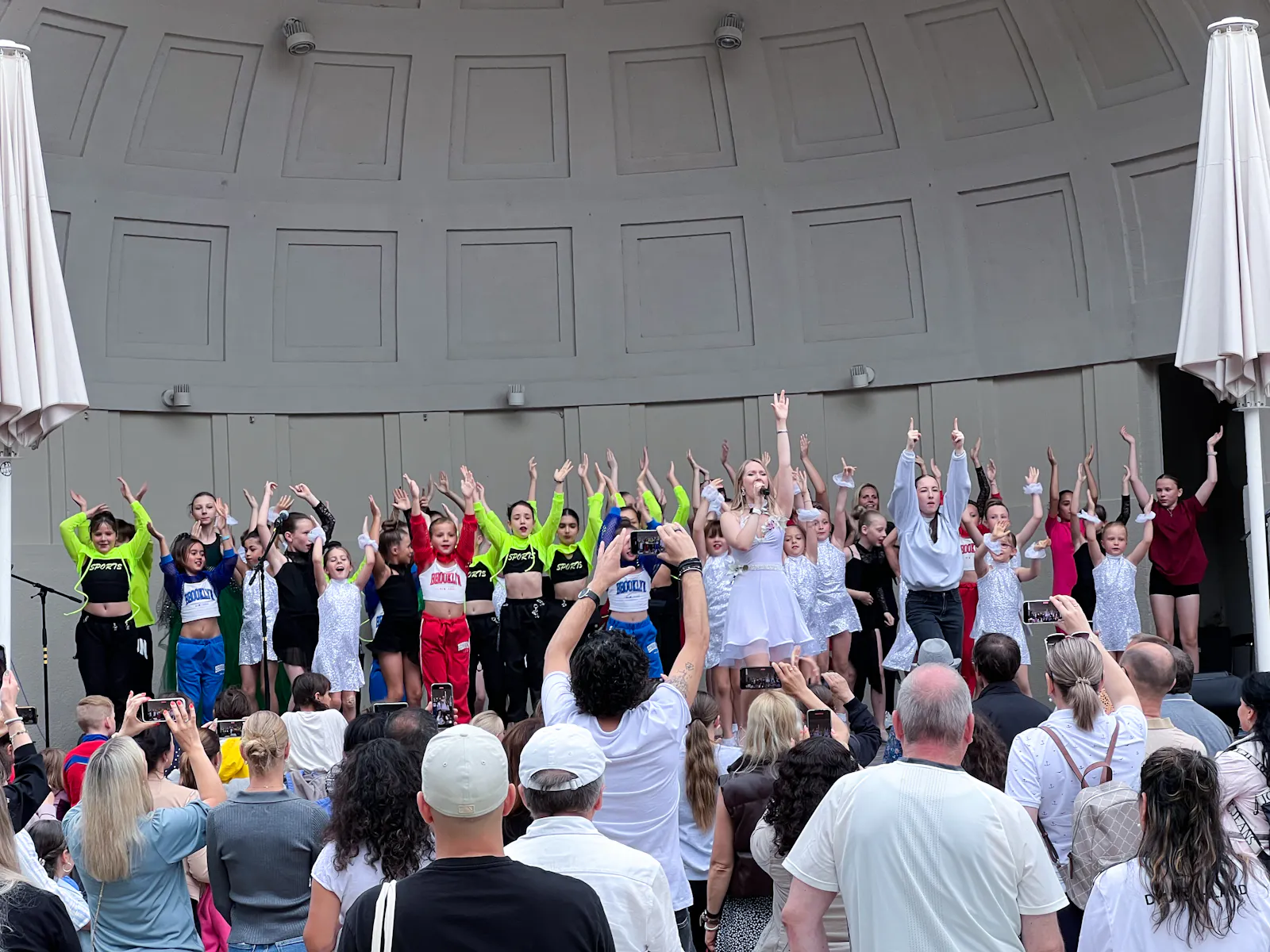 Marie Winter und Li-Dance live in Bad Nauheim