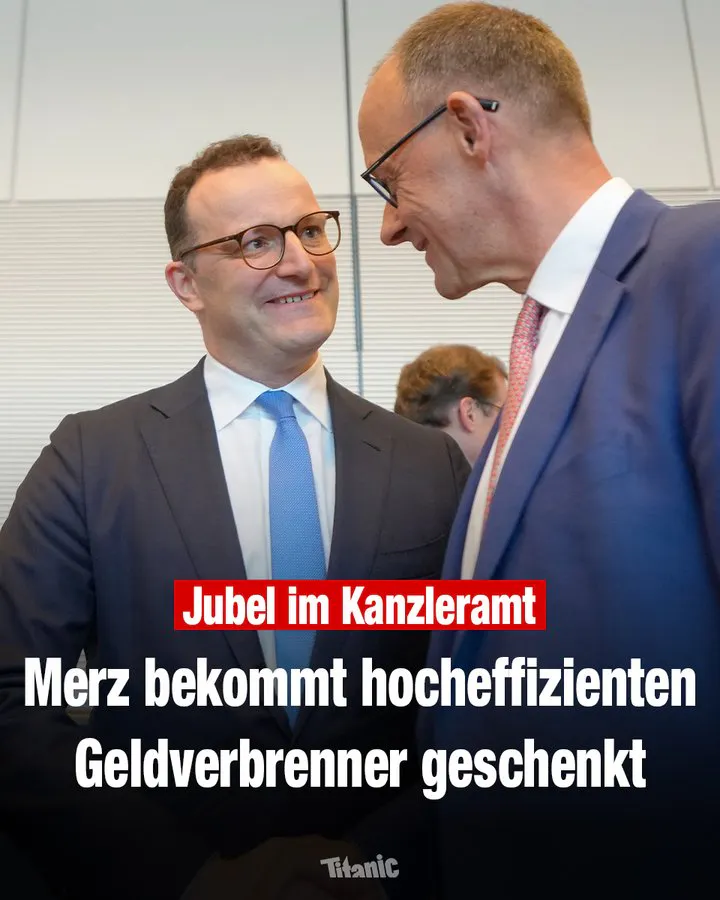 Friedrich Merz und Jens Spahn im Gespräch, sie grinsen beide. Dazu der Text: "Jubel im Kanzleramt: Merz bekommt hocheffizienten Geldverbrenner geschenkt".