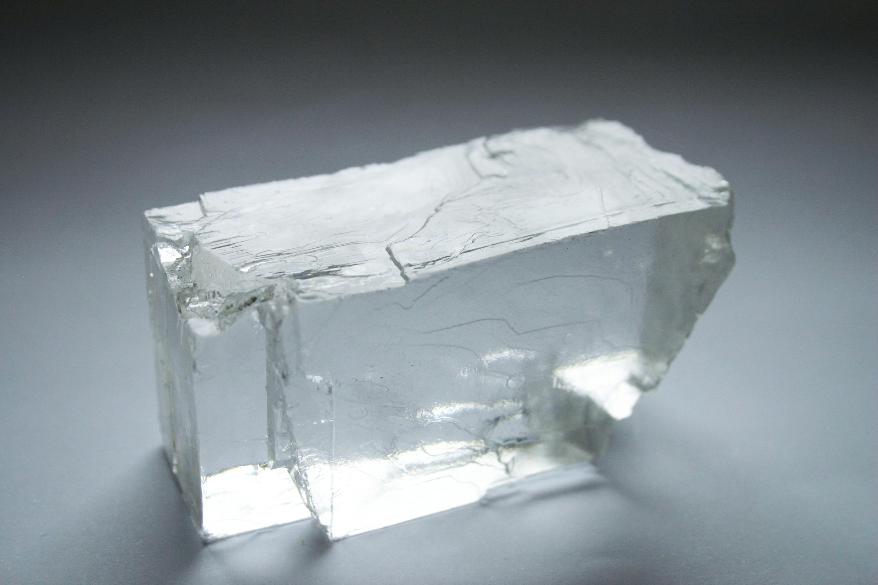 Halit - das Mineral, aus dem Steinsalz besteht.