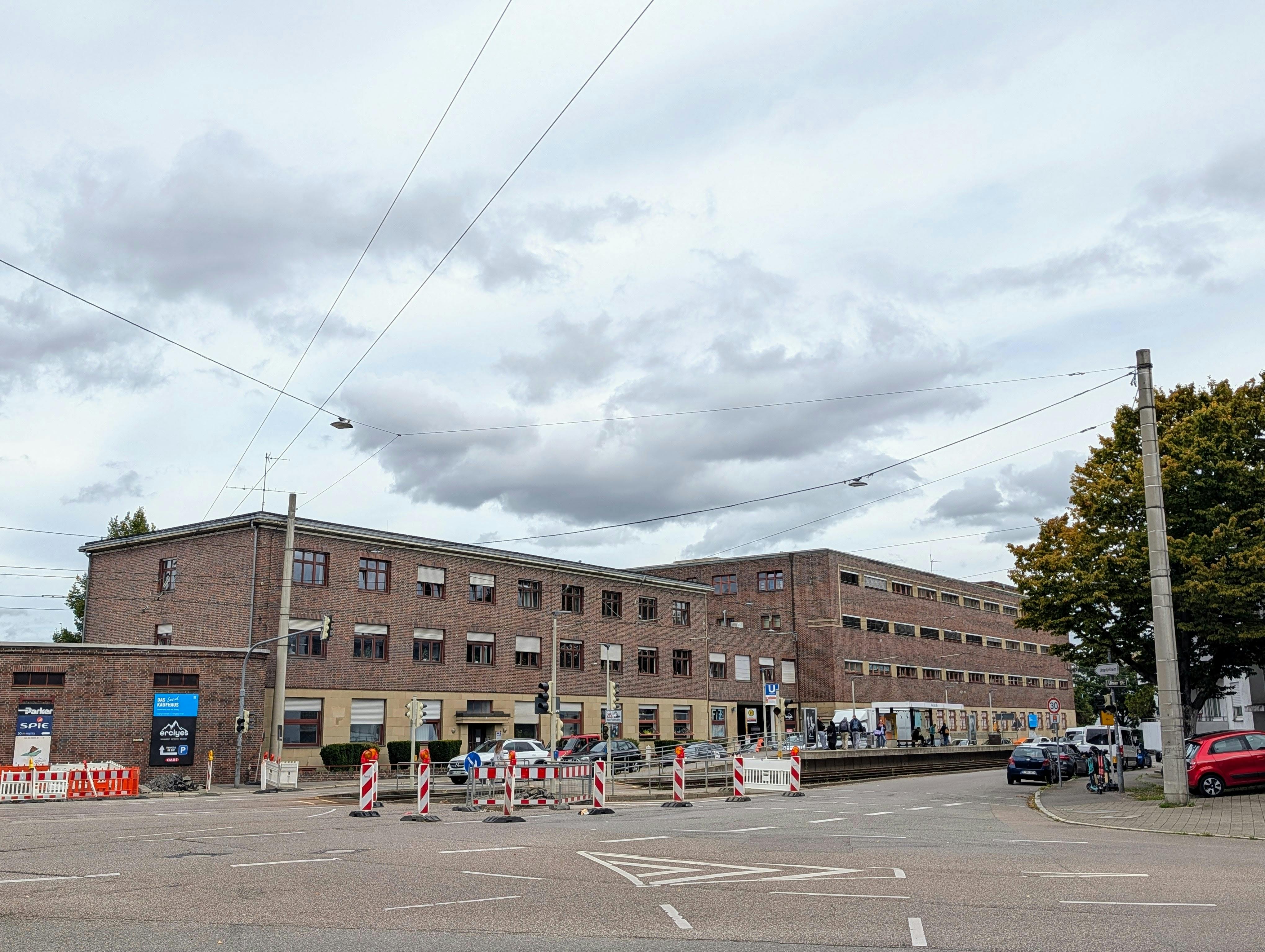 Das Areal an der Inselstraße in Stuttgart-Wangen sollte nach Meinung des Bezirksbeirats auch ganz formal Teil des Wangener Versorgungszentrums werden. Foto: Jürgen Brand