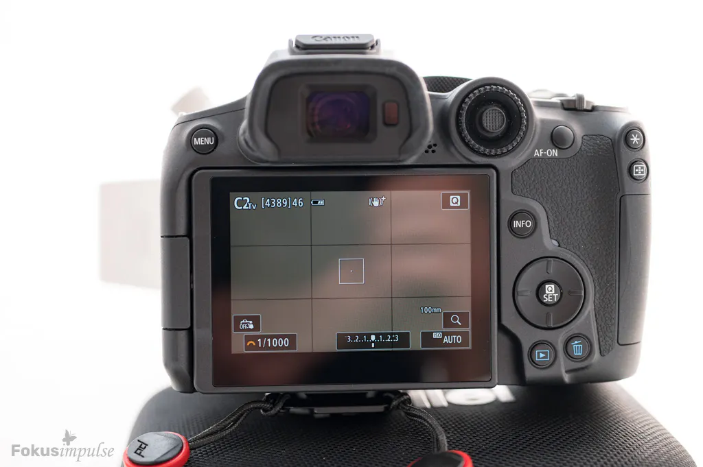 Kamera Canon EOS R7