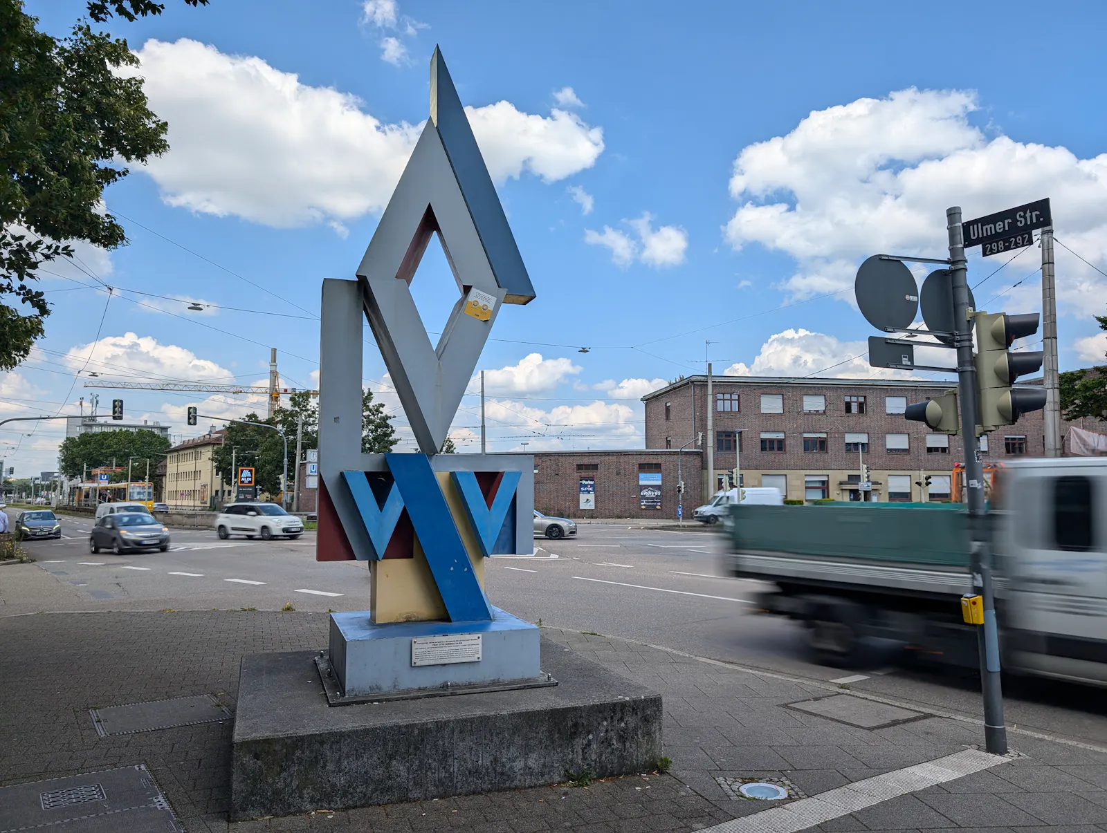 So sah die Hajek-Skulptur noch vor wenigen Monaten aus. Foto: Jürgen Brand