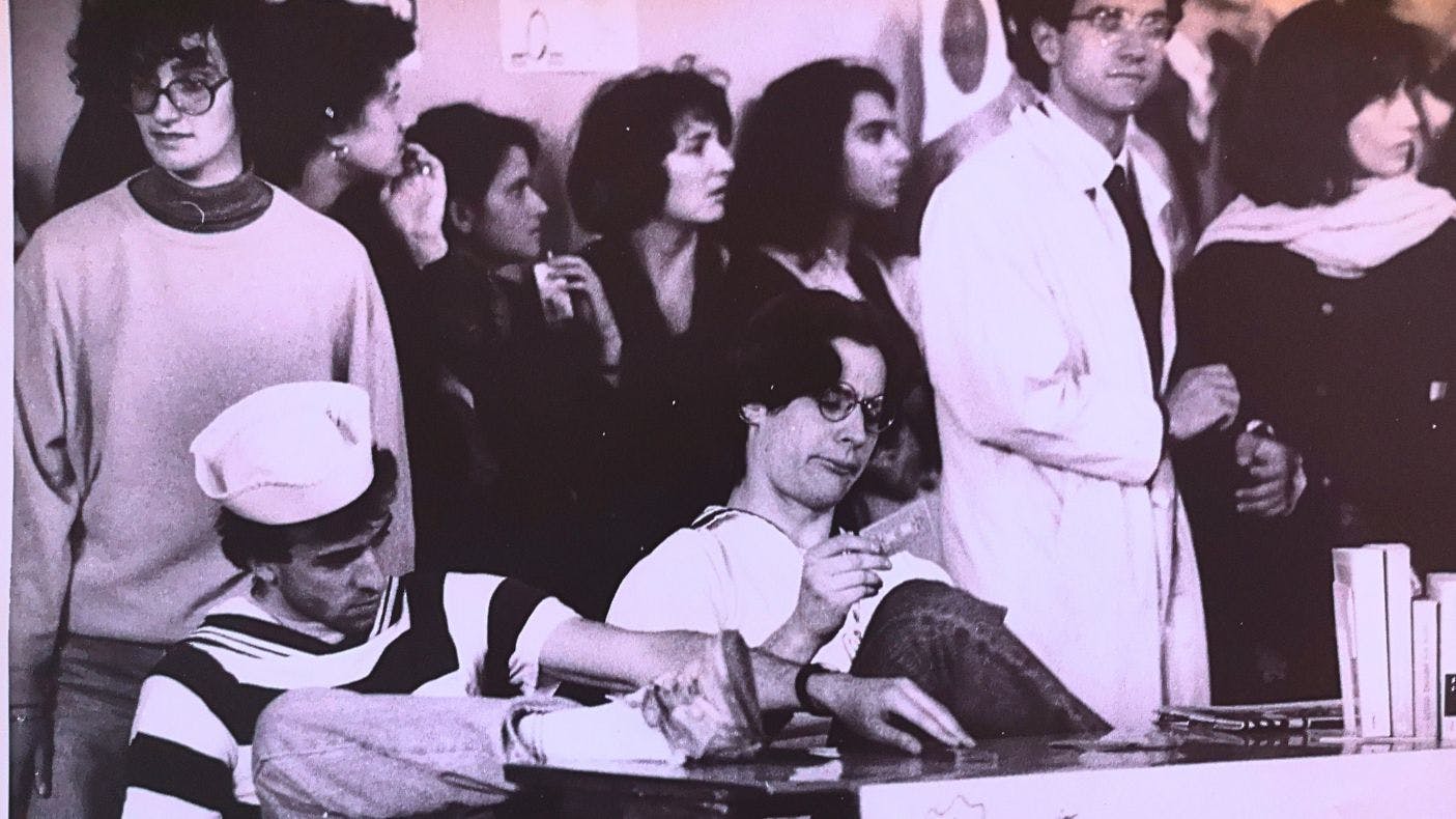 Spettacolo della Commissione Creativa nell'atrio della Statale di Milano 1991