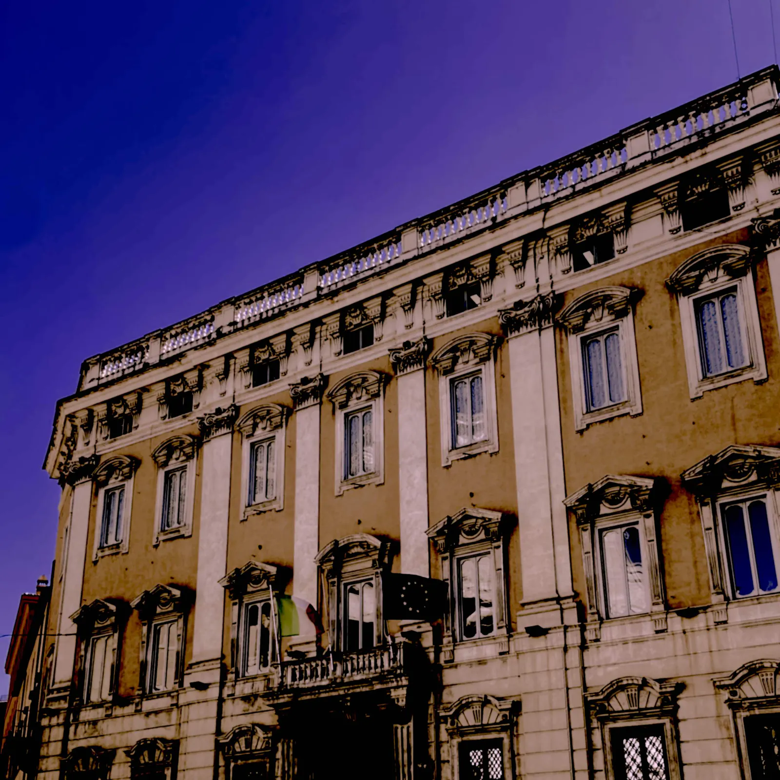 Der Palazzo Cenci-Bolognetti an der Piazza del Gesù in Rom, das Gebäude mit der ehemaligen Parteizentrale der früheren Partei Democrazia Cristiana (DC), der jahrzehntelang mächtigsten Kraft der Politik Italiens.