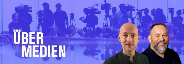 Übermedien-Logo und Übermedien-Gründer Boris Rosenkranz (l.) und Stefan Niggemeier.