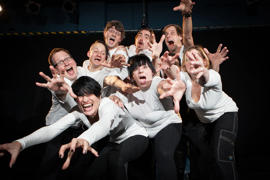 "Die Weißen und die Pinken" - Improtheater im Kulturwerk. Foto: Maik Balleyer/Kulturwerk