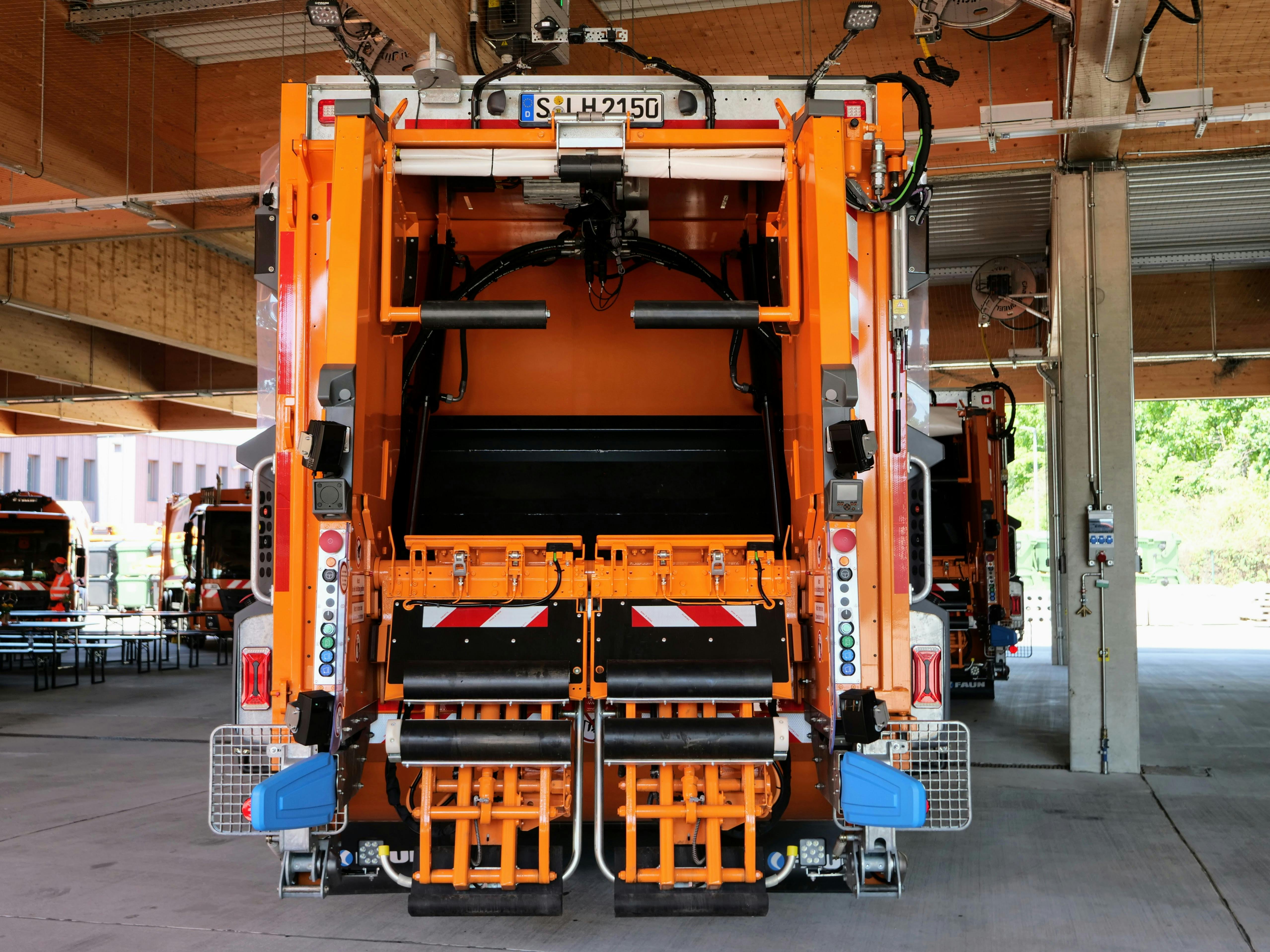 Bei entsprechender Fahrweise reicht die Rekuperation, um die Presse und das Hebewerk der vollelektrischen Müllautos zu betreiben. Foto: Jürgen Brand