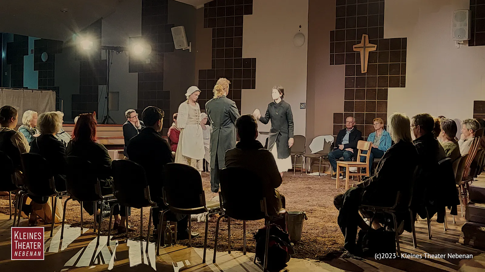 Szenenfoto aus HEXENJAGD in einer Vorstellung im ev. Gemeindezentrum Ratingen-Hösel.
