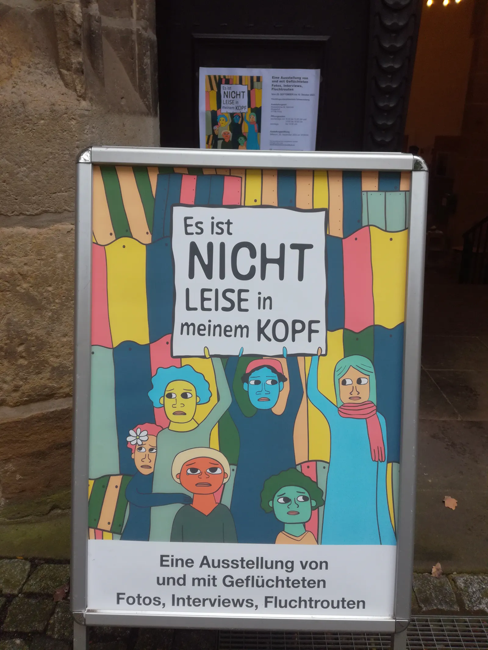 Ausstellungsplakat Es ist nicht leise in meinem Kopf Ausstellung in Pirna Klosterkirche