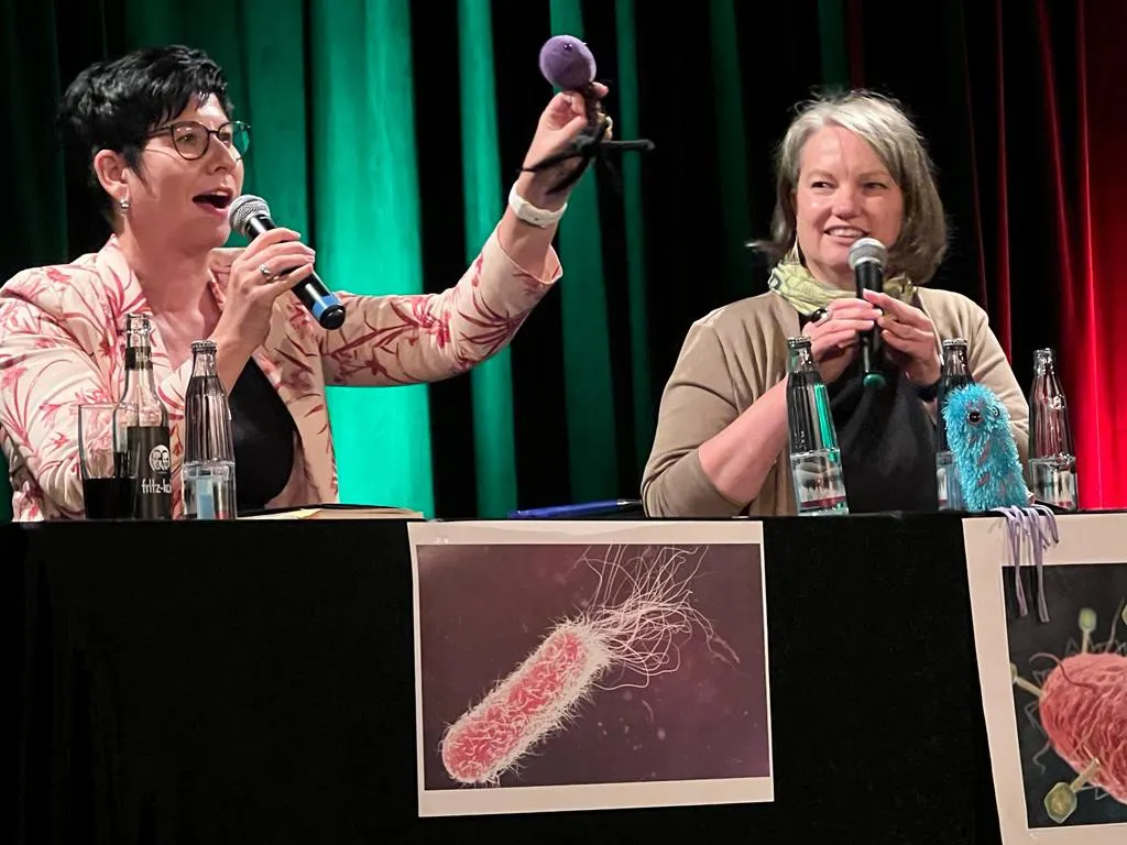 Mit Kathrin Lange bei der "Probe 12-Lesung" im Roten Saal in Braunschweig