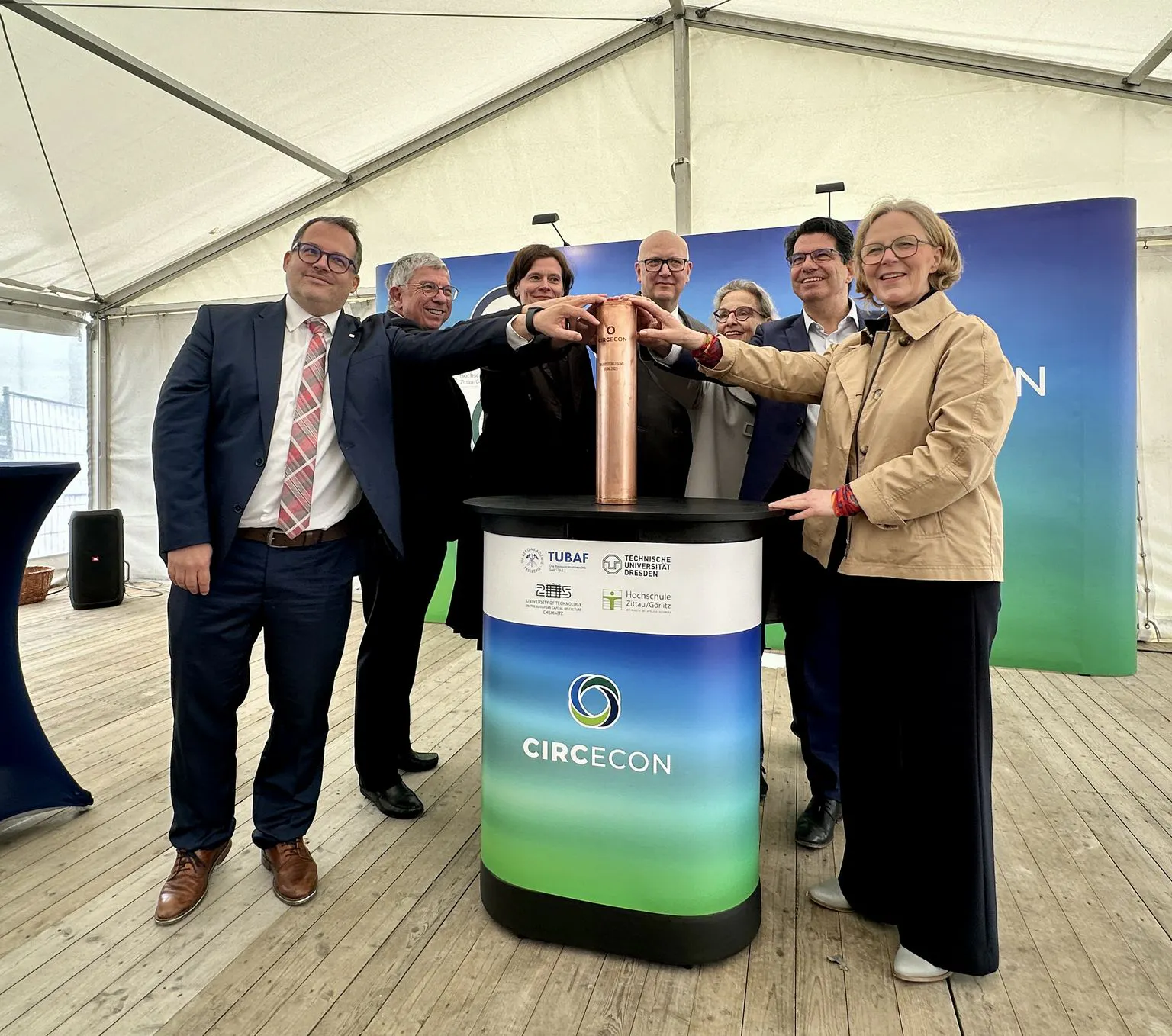 Ein Hochamt für den Strukturwandel: Grundsteinlegung für CircEcon im Industriepark Schwarze Pumpe am vergangenen Mittwoch. Foto: Jörg Tudyka