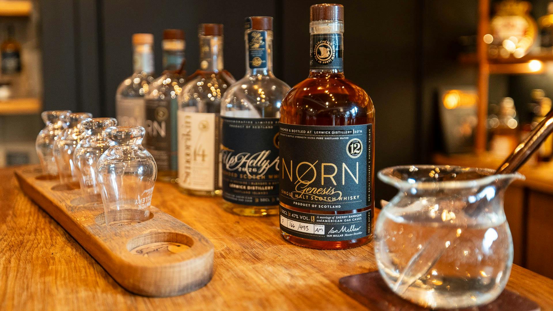 Die Whiskys im Shop geben einen Eindruck vom künftigen Endergebnis