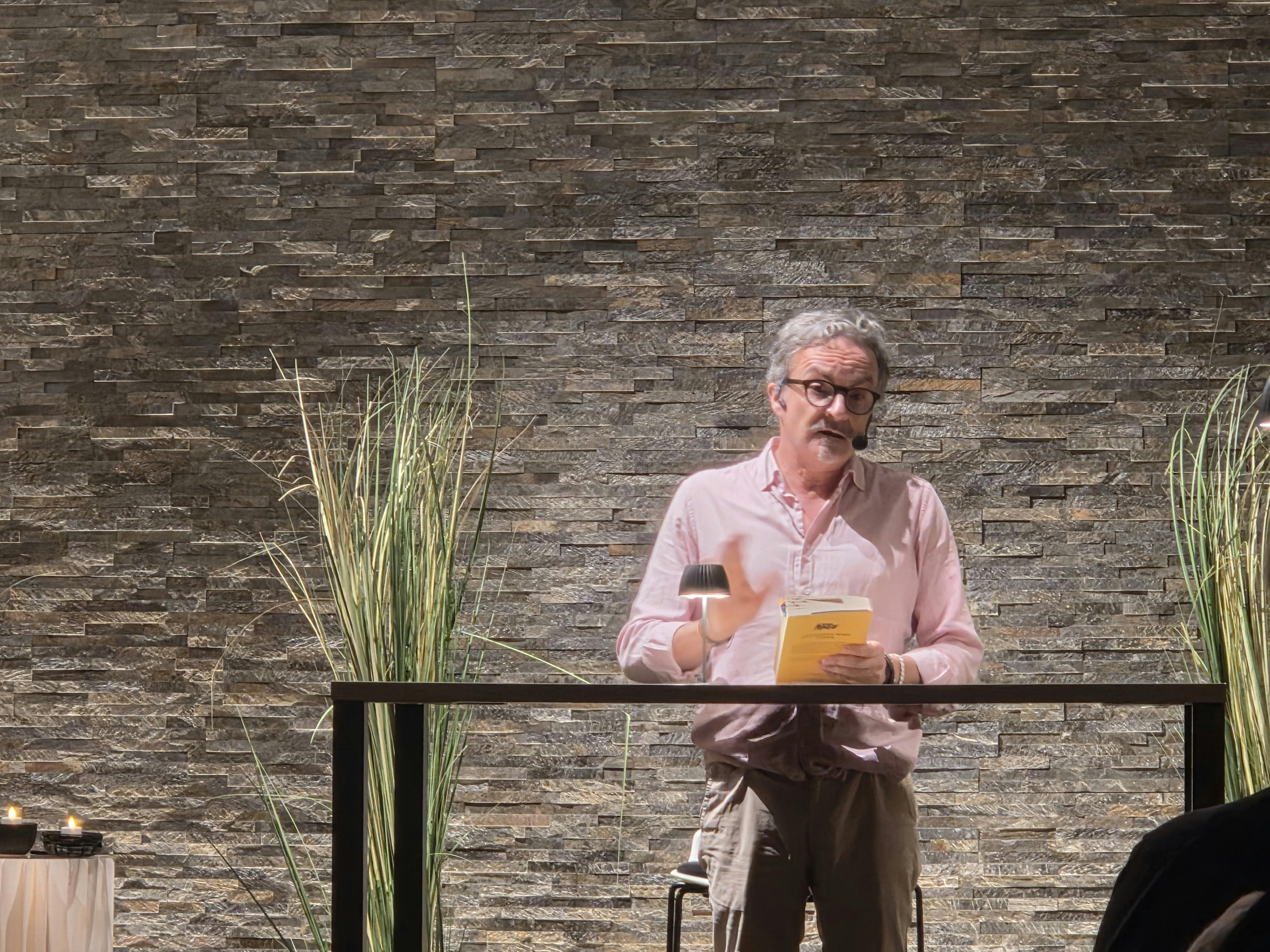 Autor Andreas Izquierdo liest aus seinem neuem Buch