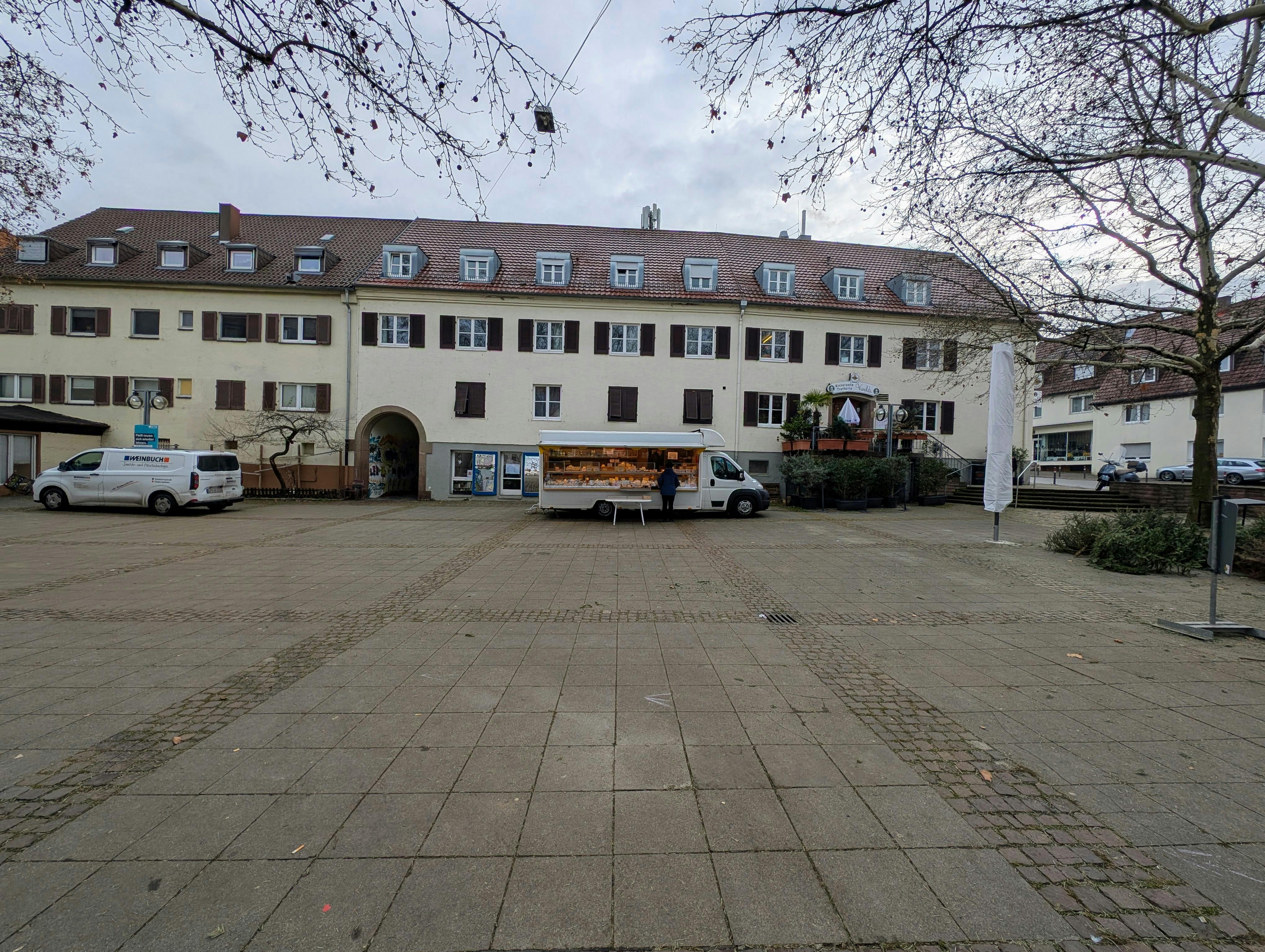 Einsam auf dem Schmalzmarkt: der Käsewagen von Jürgen Borchardt. Foto: Jürgen Brand