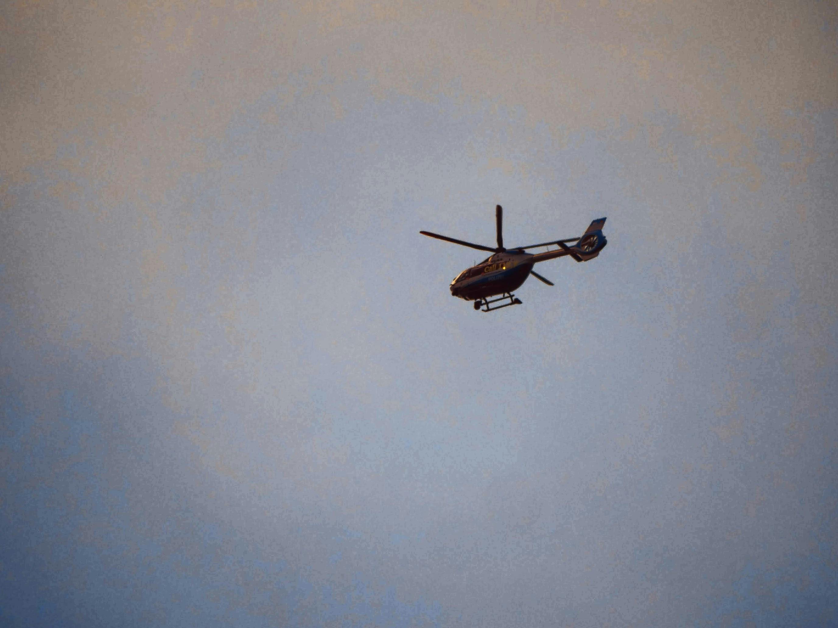 Polizeihubschrauber bei der Fußball-Europameisterschaft über Stuttgart. Foto: Jürgen Brand