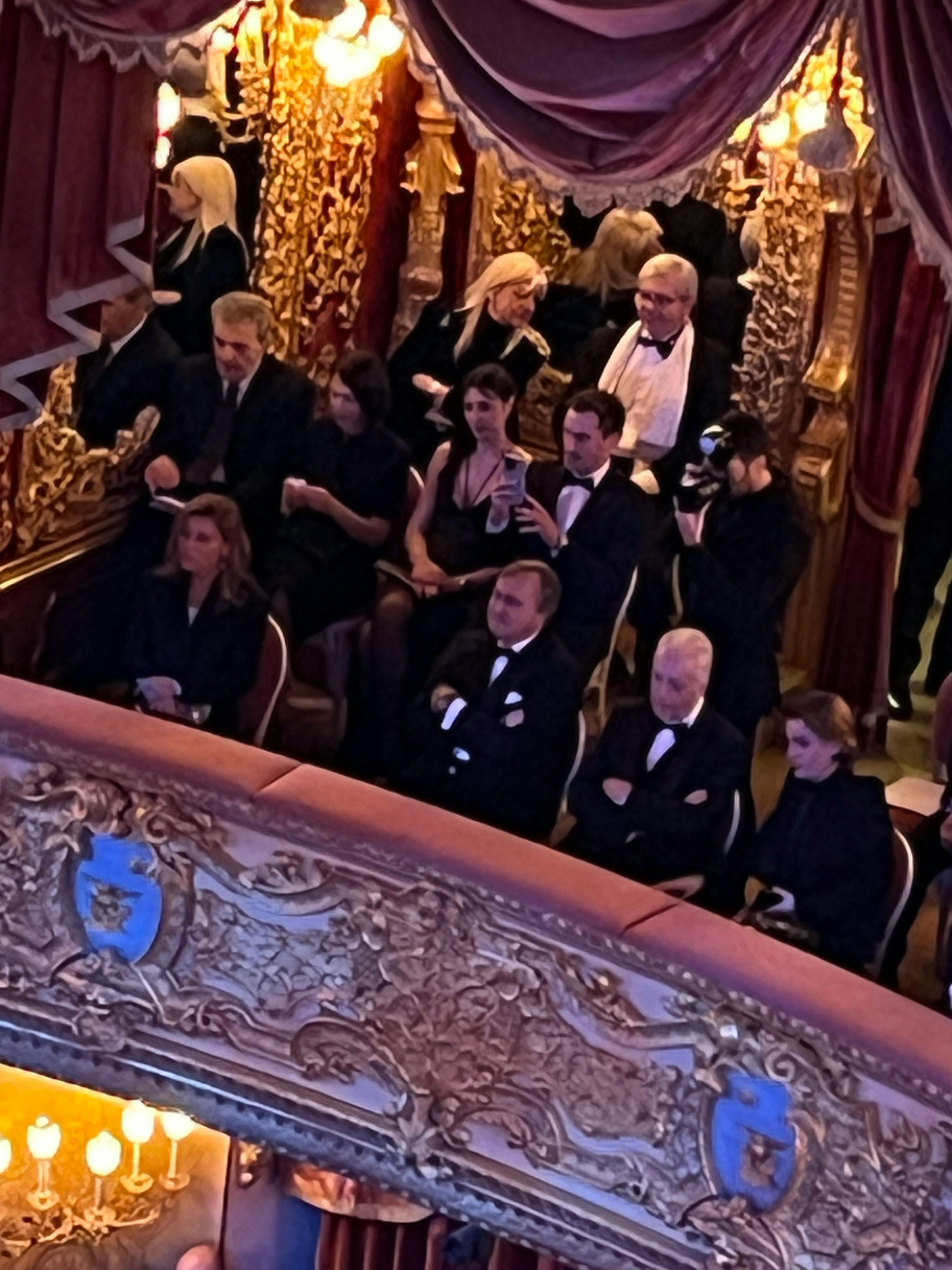 Brugnaro in der Königsloge der Fenice