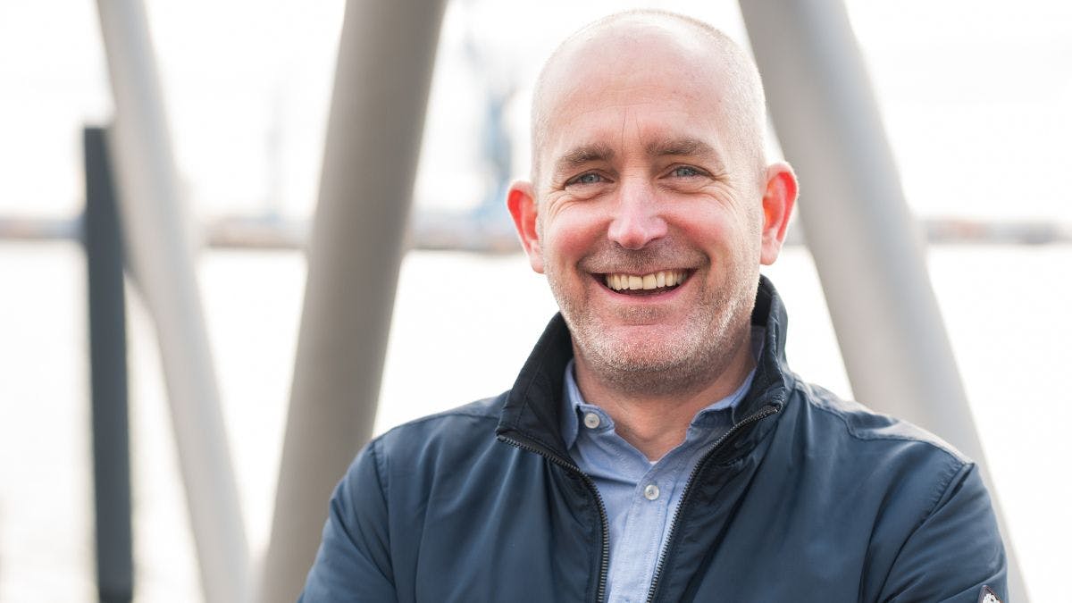 Das Bild zeigt Björn Staschen, den Gründer von "Save Social". Foto Credit: Johannes Wulf