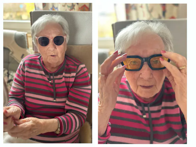 Tante Emi (95) testet neue Sonnenbrillen.
