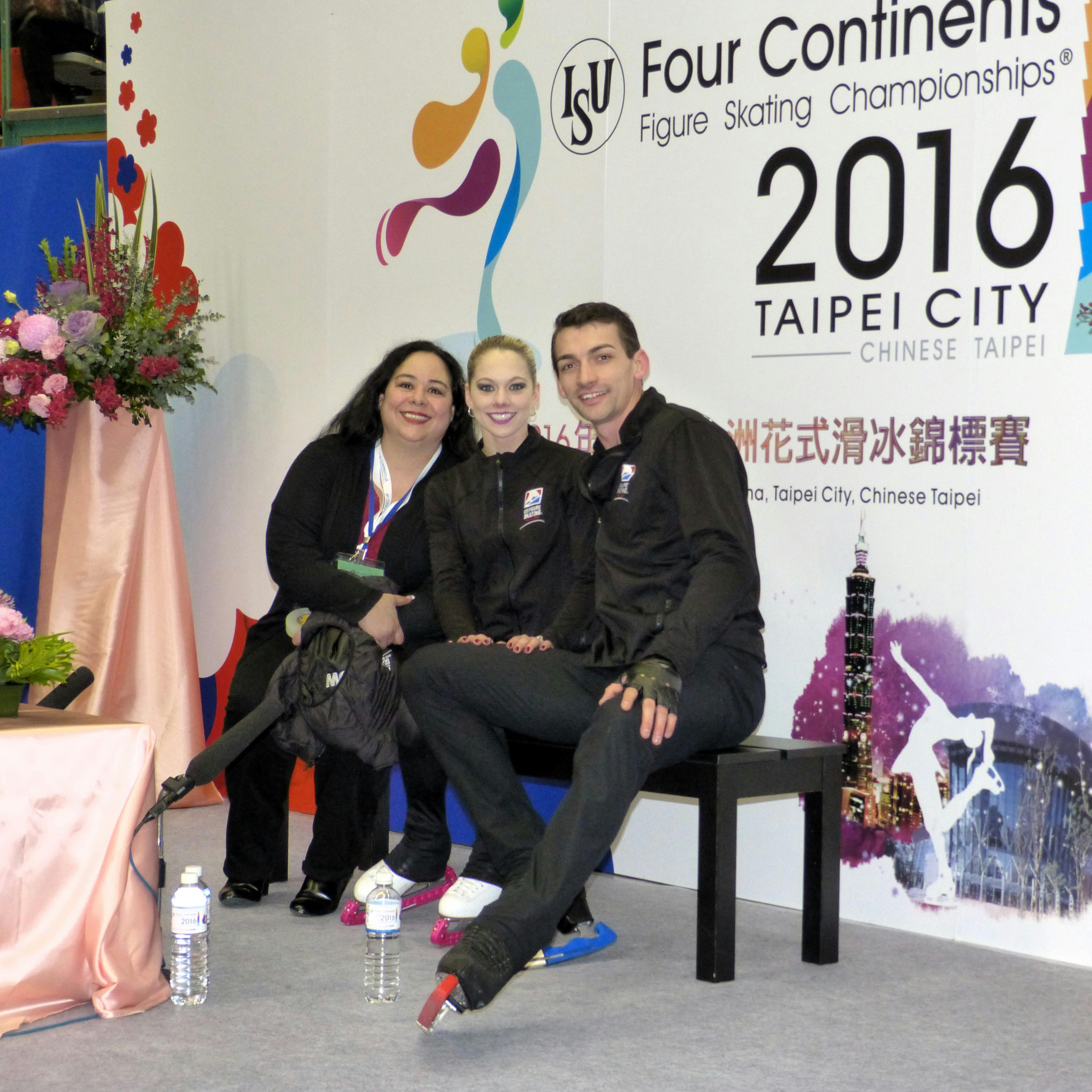 Dalilah Sappenfield mit Alexa und Chris Knierim 2016.