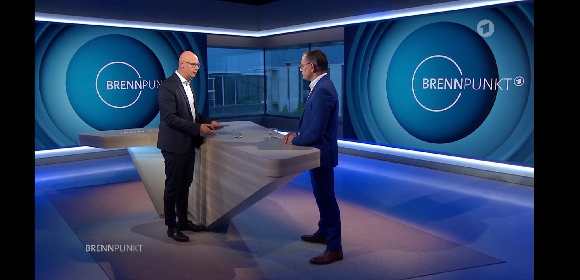 Sceenshot des ARD-Brennpunkts. Zu Gast im Studio: Der Rechtsextremist Tino Chrupalla