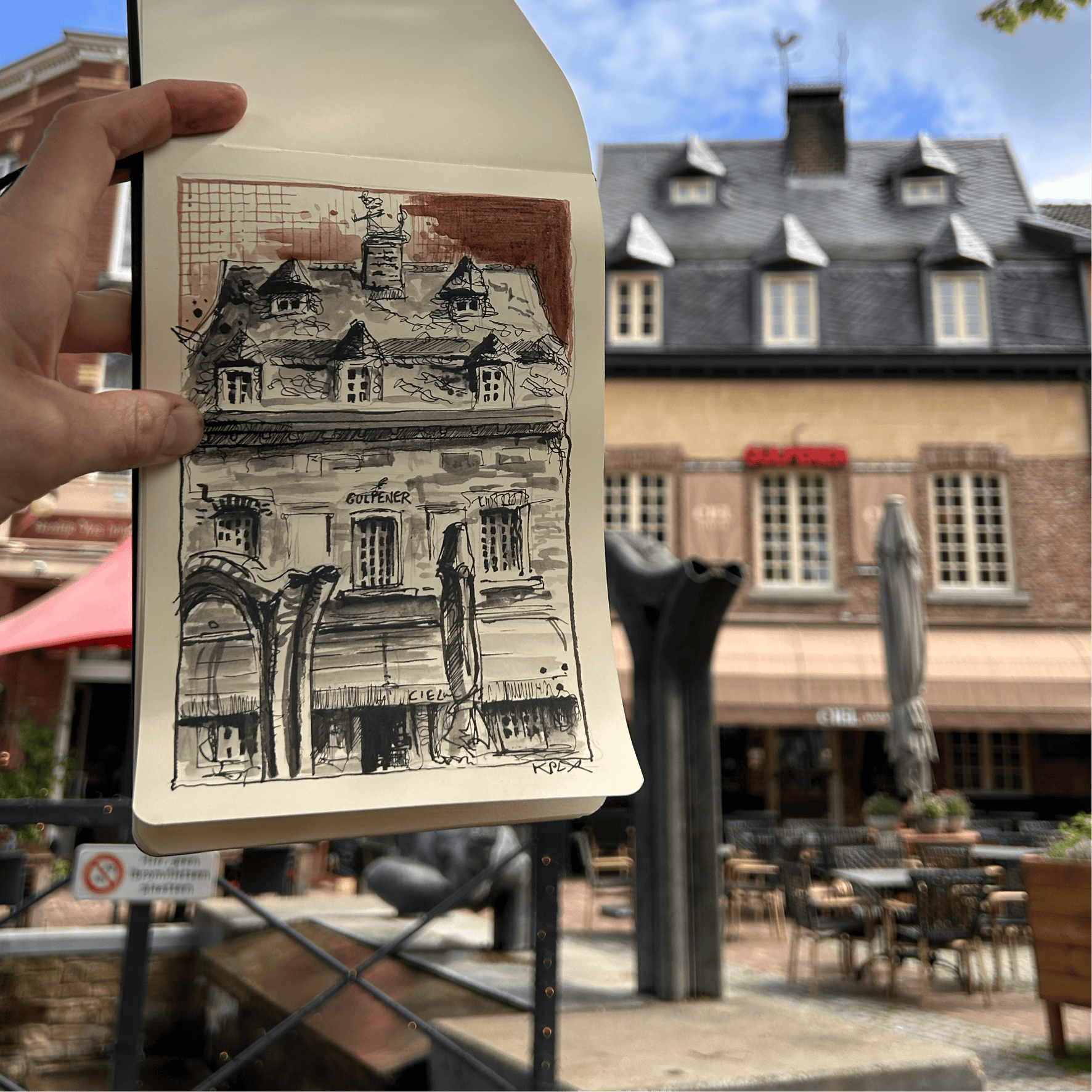 Urban Sketch, Ink Drawing in my sketchbook, House in Gulpen/NL, black and sepia ink.