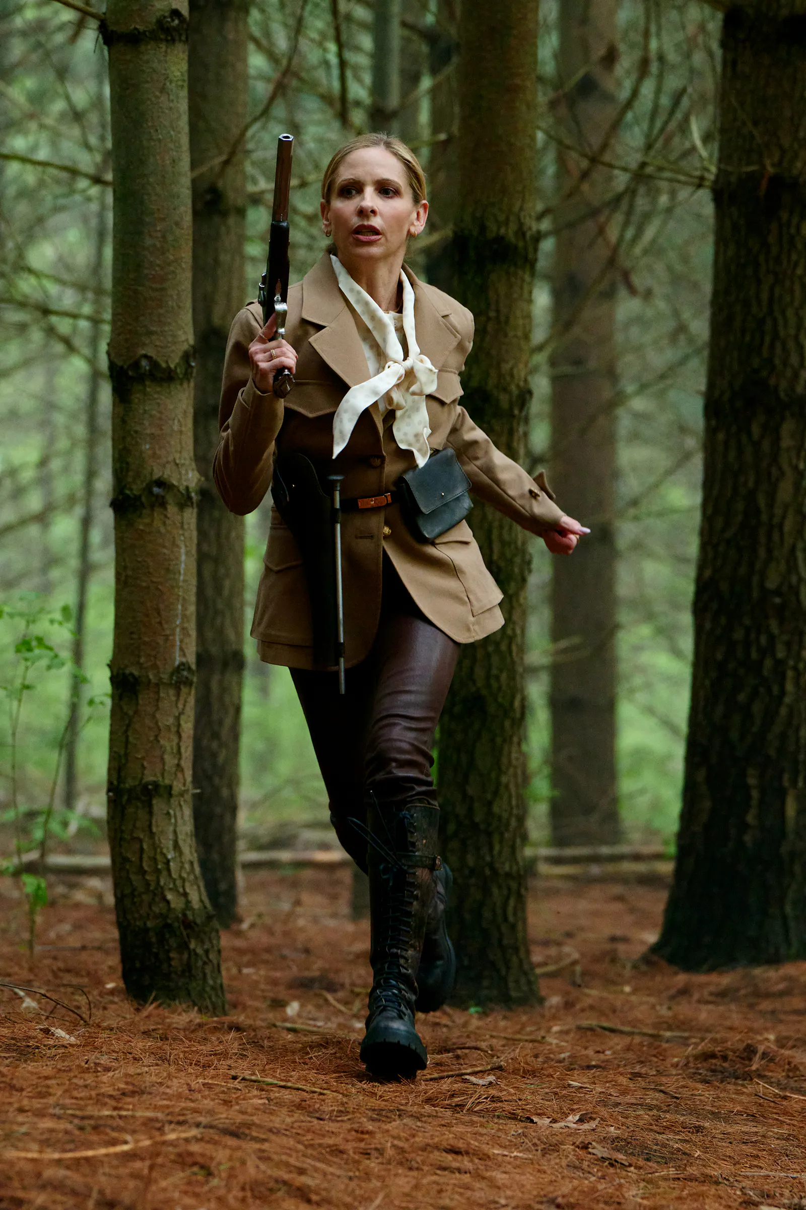 Run, Buffy, uh, Ursula, Run. Sarah Michelle Gellar in READY OR NOT 2 // © 2026 Searchlight Pictures All Rights Reserved.