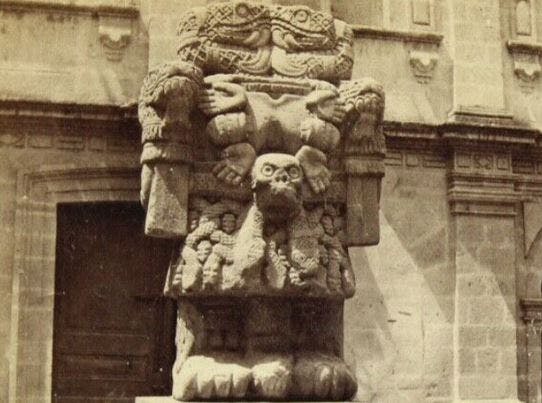 Statue von Coatlicue (Bild: public domain)