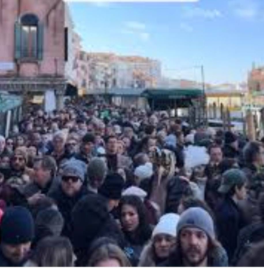 Menschenmassen in Venedig anlässlich des Karnevals