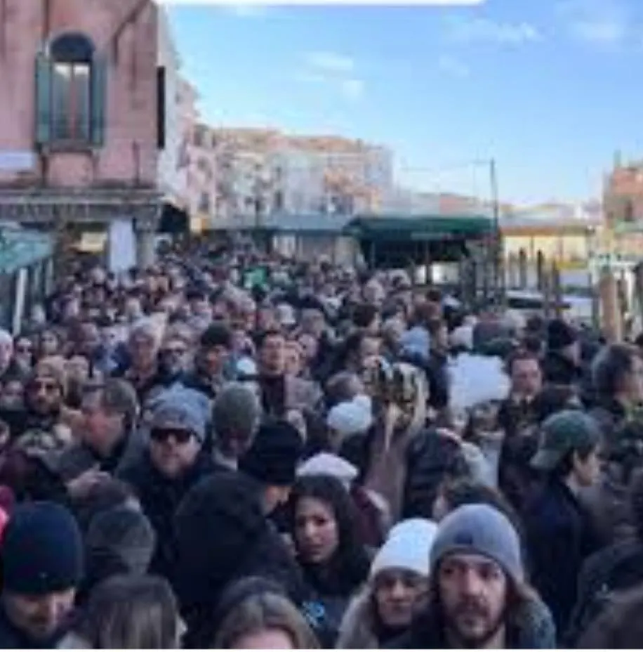 Menschenmassen in Venedig anlässlich des Karnevals