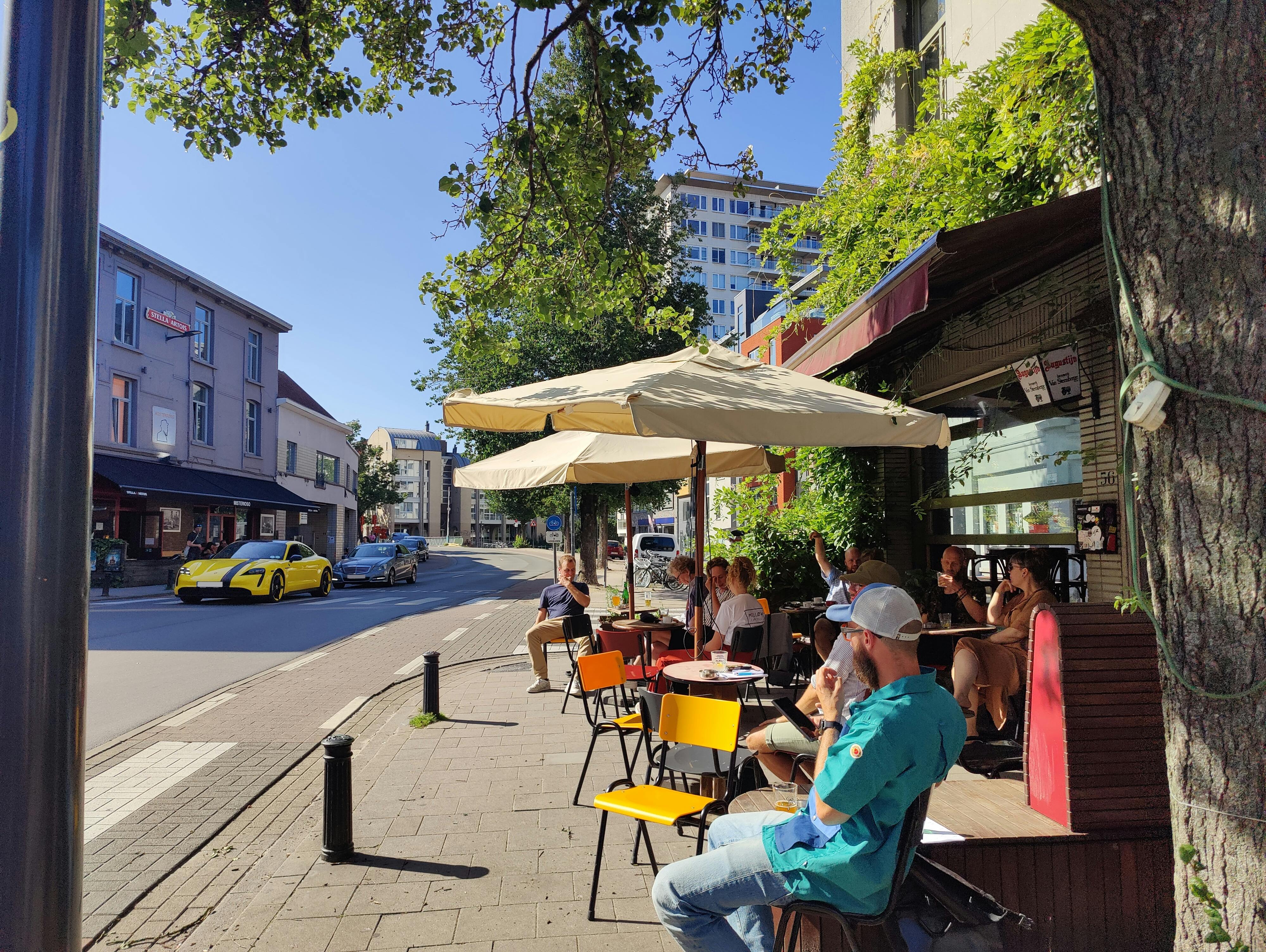 Lively street cafes can be found all over Gent and Belgium | Ottogracht 56, 9000 Gent