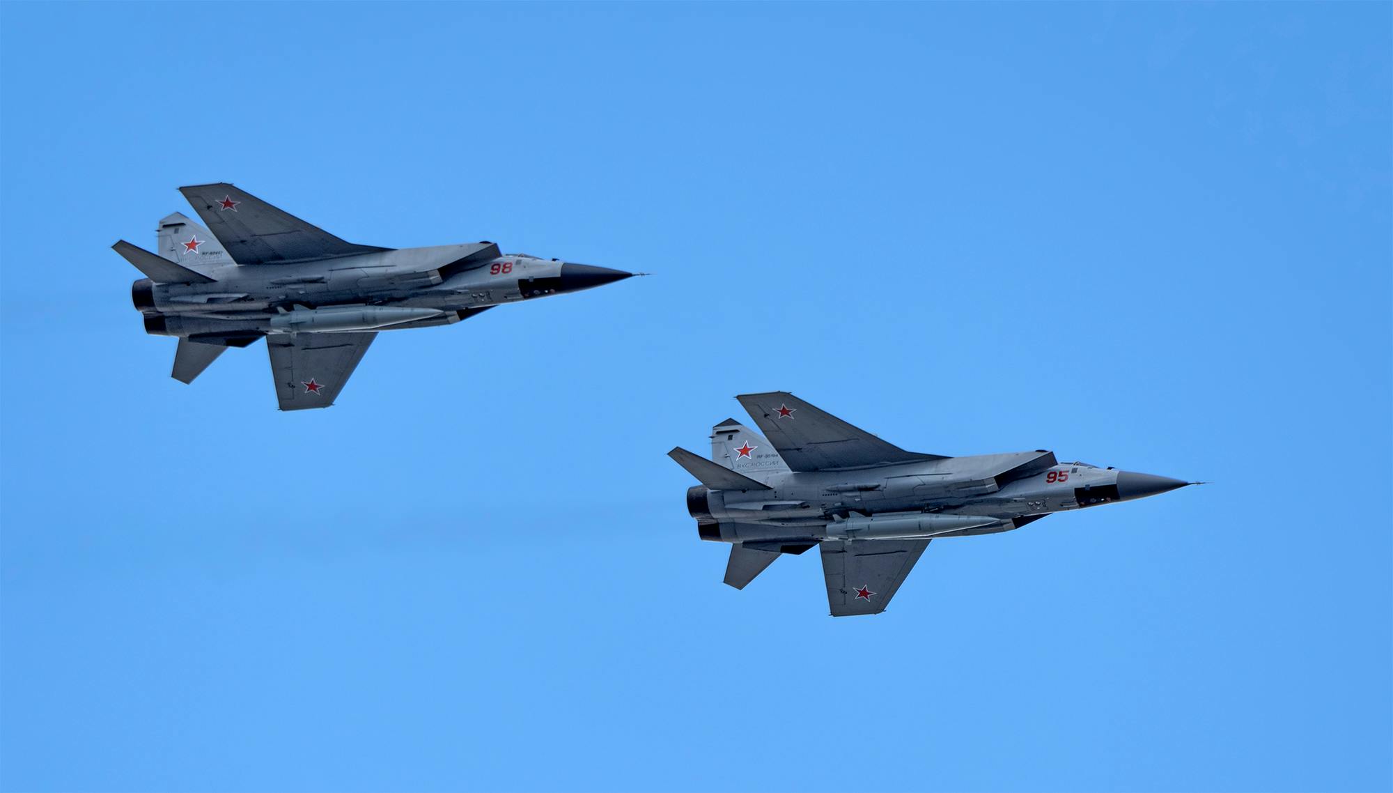 Zwei MiG-31 im Überflug