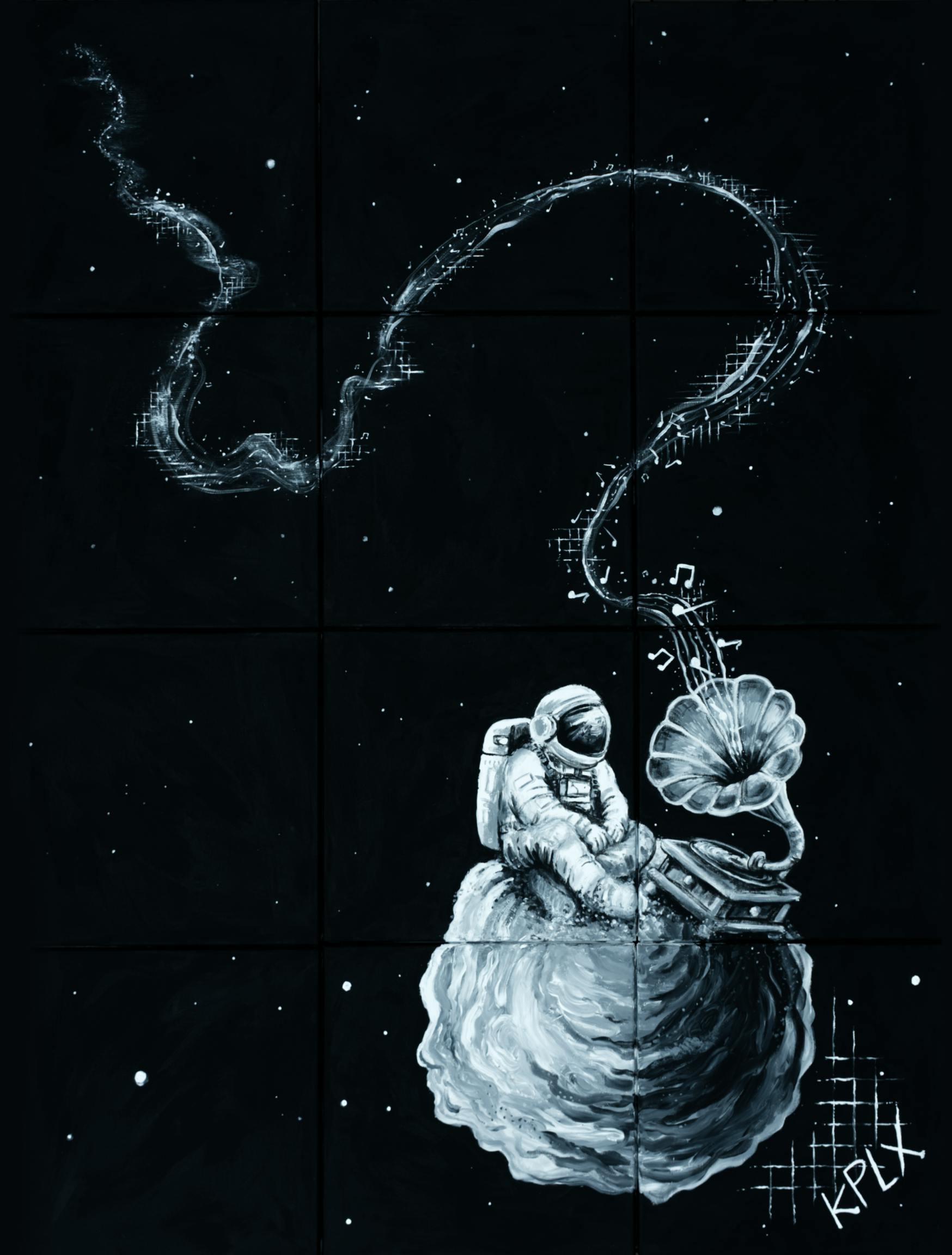 ALT Text (DE)
Großformatiges 1,5x2m Acrylgemälde in Schwarz-Weiß auf 12 Leinwänden (je 50 x 50 cm): Ein Astronaut sitzt entspannt auf einem kleinen asteroidartigen Plan im Weltraum neben einem klassischen Grammophon. Aus dem Trichter steigt Musik in Form einer leuchtenden, geschwungenen Spur mit kleinen Notensymbolen auf, die sich immer weiter im Sternenhimmel verliert, zu Sternenstaub wird und mit dem Universum zu verschmelzen scheint.

ALT Text (EN)
Large-scale black-and-white acrylic painting 1,5mx2m on 12 canvases (50 x 50 cm each): An astronaut sits calmly on a small asteroid-like planet in space beside a classic gramophone. Music rises from the horn as a glowing, flowing trail with small musical notes, drifting farther into the starry sky, turning into stardust and blending into the universe.