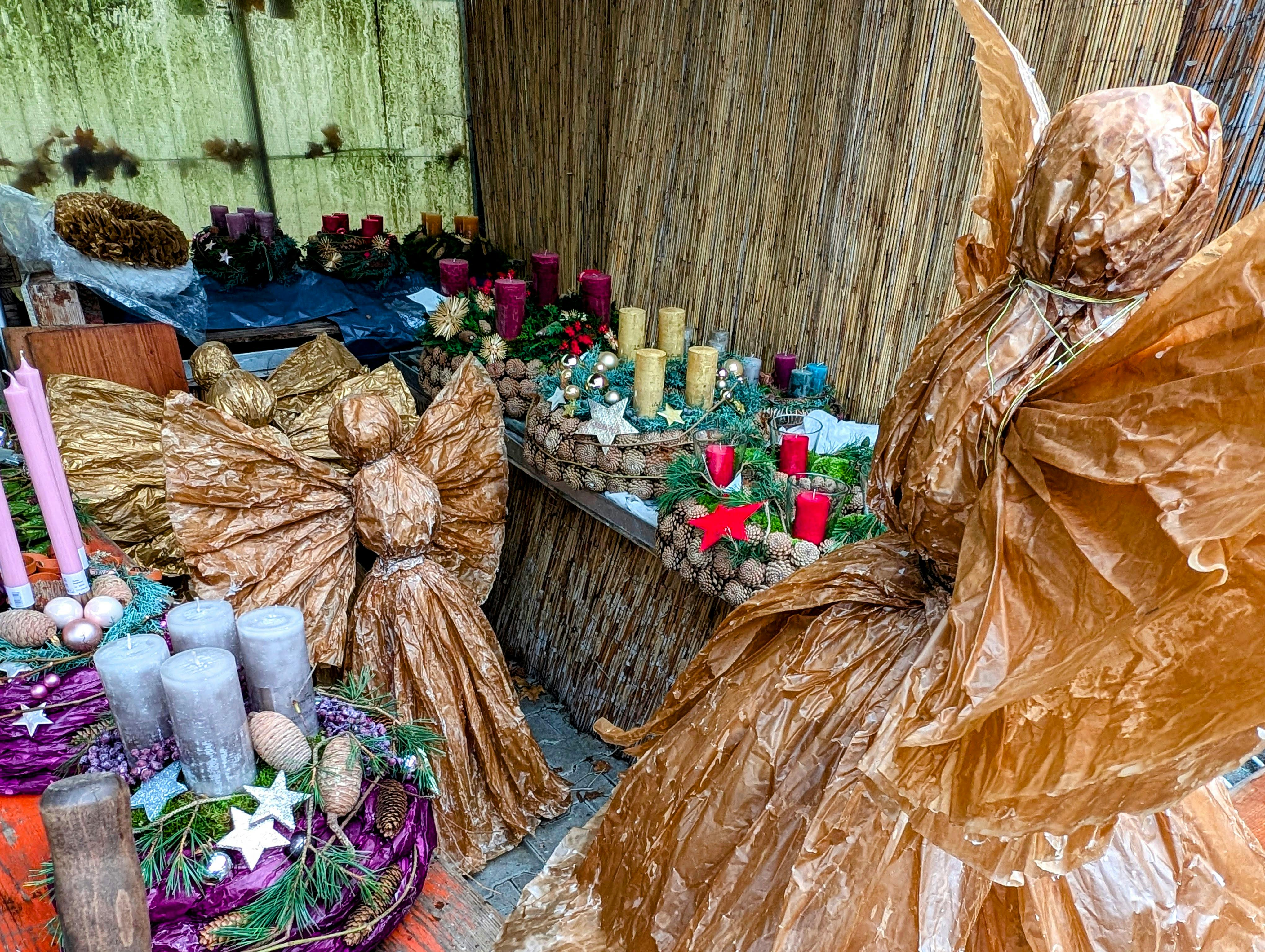 Weihnachtsdeko gibt es in Untertürkheim natürlich auch.