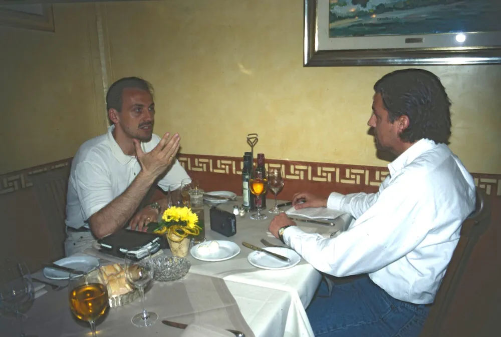 Jürgen Kohler und ich 1997 beim Italiener in Dortmund. Foto: privat