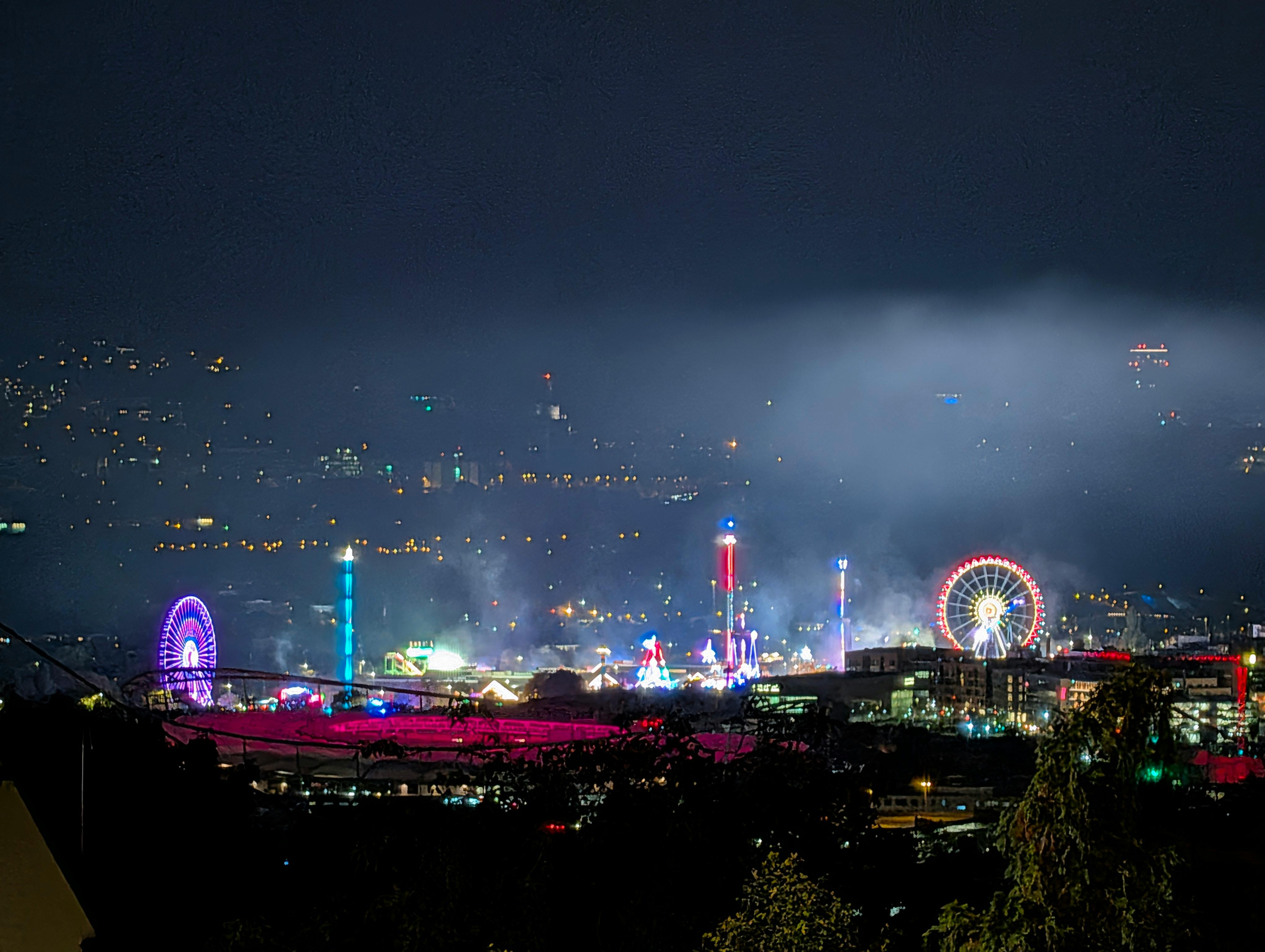 Das Volksfest auf dem Cannstatter Wasen in Stuttgart von Stuttgart-Rotenberg aus gesehen. Foto: Jürgen Brand