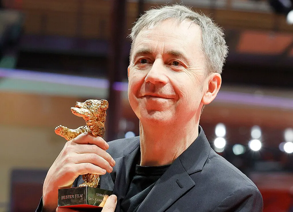 With his Oslo trilogy „Love“, „Dreams“ and „Sex“, which is currently being released in cinemas worldwide, Dag Johan Haugerud has created a cinematic, literary and sociological marvel that is as clever as it is touching...