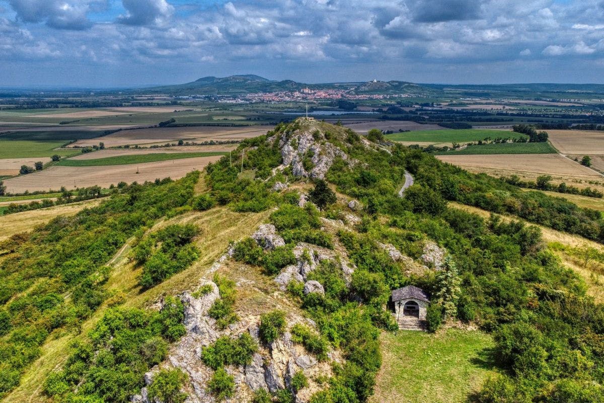 Luftaufnahme des Kreuzbergs (Schweinbarther Berg) bei Kleinschweinbarth