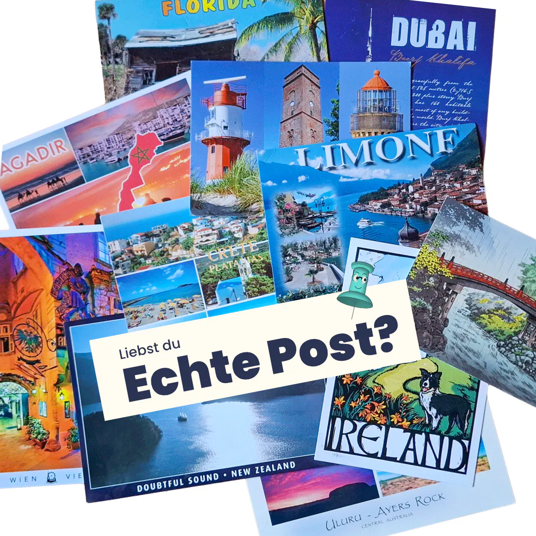 Bunte Mischung echter Postkarten aus verschiedenen Ländern.
