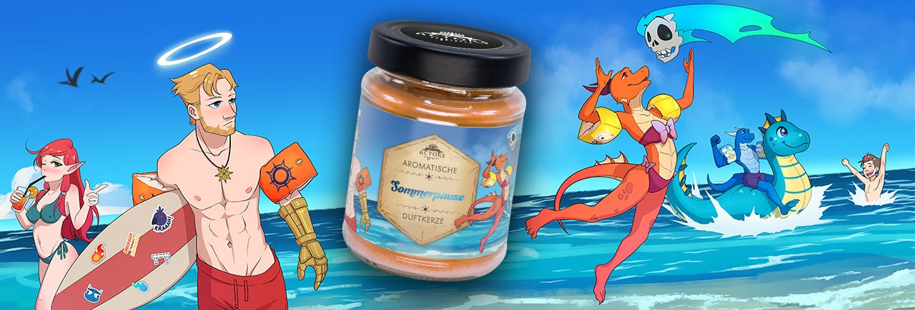 Das Bild zeigt eine bunte, sommerliche Strandszene mit Elaynie, Flynt, Jeri, Gynther, Medrash und Peren, die Zeit am Strand verbringen. Im Zentrum steht ein Glas mit einer Duftkerze, auf dem Etikett steht „Aromatische Sommerpause – Duftkerze“. Die Kerze ist orange und auf dem Deckel steht „Dice Actors“.

Linke Bildhälfte:

Elaynie trägt einen grünen Bikini, steht im Wasser und trinkt aus einem Becher mit Strohhalm. Neben ihr steht Flynt. Er trägt eine rote Badehose, hat ein Surfbrett mit Aufklebern und eine goldene Armprothese. An beiden Oberarmen trägt er Schwimmflügel mit einem Sonnensymbol.

Zwei Vögel fliegen im Hintergrund durch den blauen Himmel.

Rechte Bildhälfte:

Jeri trägt einen gelben Bikini springt hoch und benutzt Gynther als Beach-Volleyball. Sie trägt ebenfalls Schwimmflügel. Ihre sind gelb.

Medrash sitzt auf einem blauen aufblasbaren Drachen im Meer. Ganz rechts jubelt Peren mit nacktem Oberkörper im Wasser.

Hintergrund:
Der Himmel ist strahlend blau, das Meer wirkt lebendig mit weißen Wellen, und die gesamte Szenerie strahlt eine fröhliche, sommerliche Urlaubsstimmung aus.