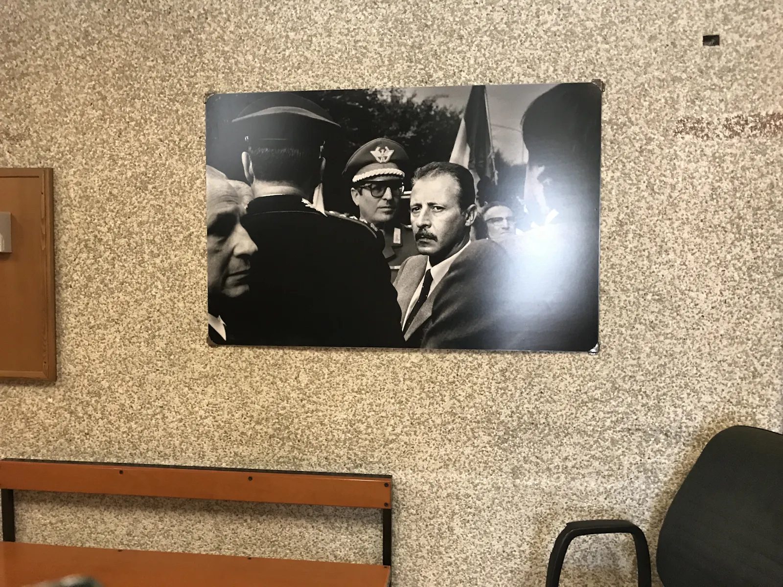 Das Foto des ermordeten Staatsanwalts Paolo Borsellino an der Wand der Staatsanwaltschaft von Palermo