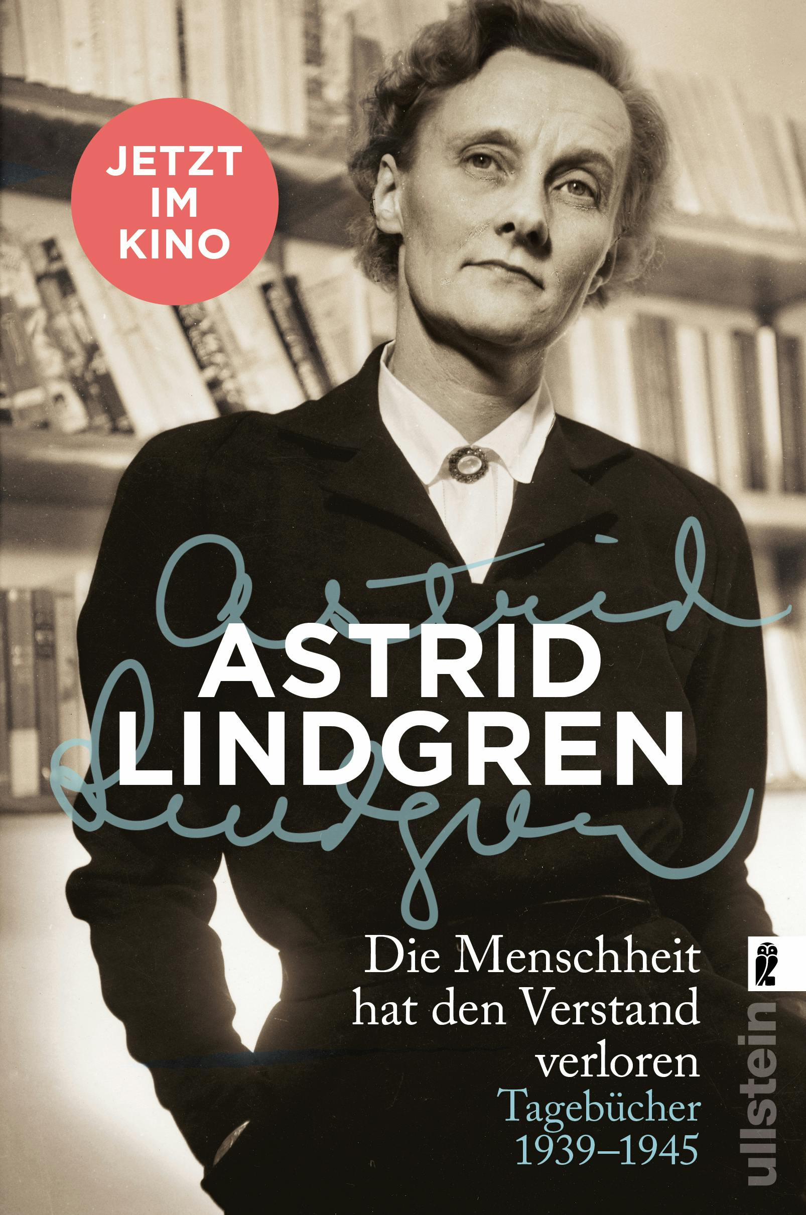 Ein Buchcover, auf dem eine Frau mit dunklem Kleid und heller Bluse zu sehen ist.